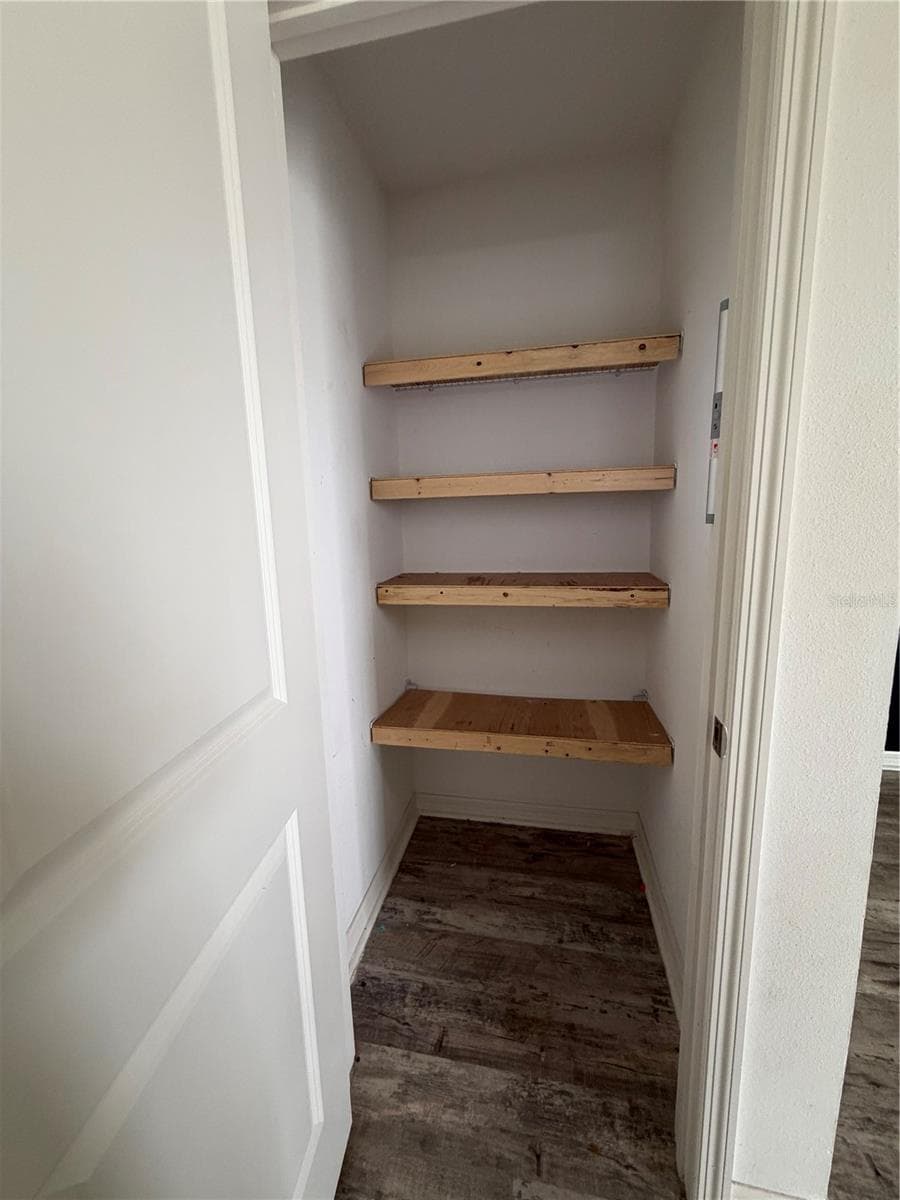 Pantry - 2500 BEGONIA ST, MASCOTTE