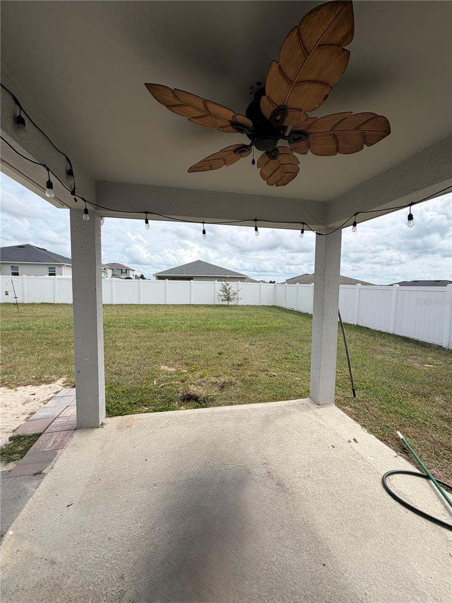 Covered lanai - 2500 BEGONIA ST, MASCOTTE