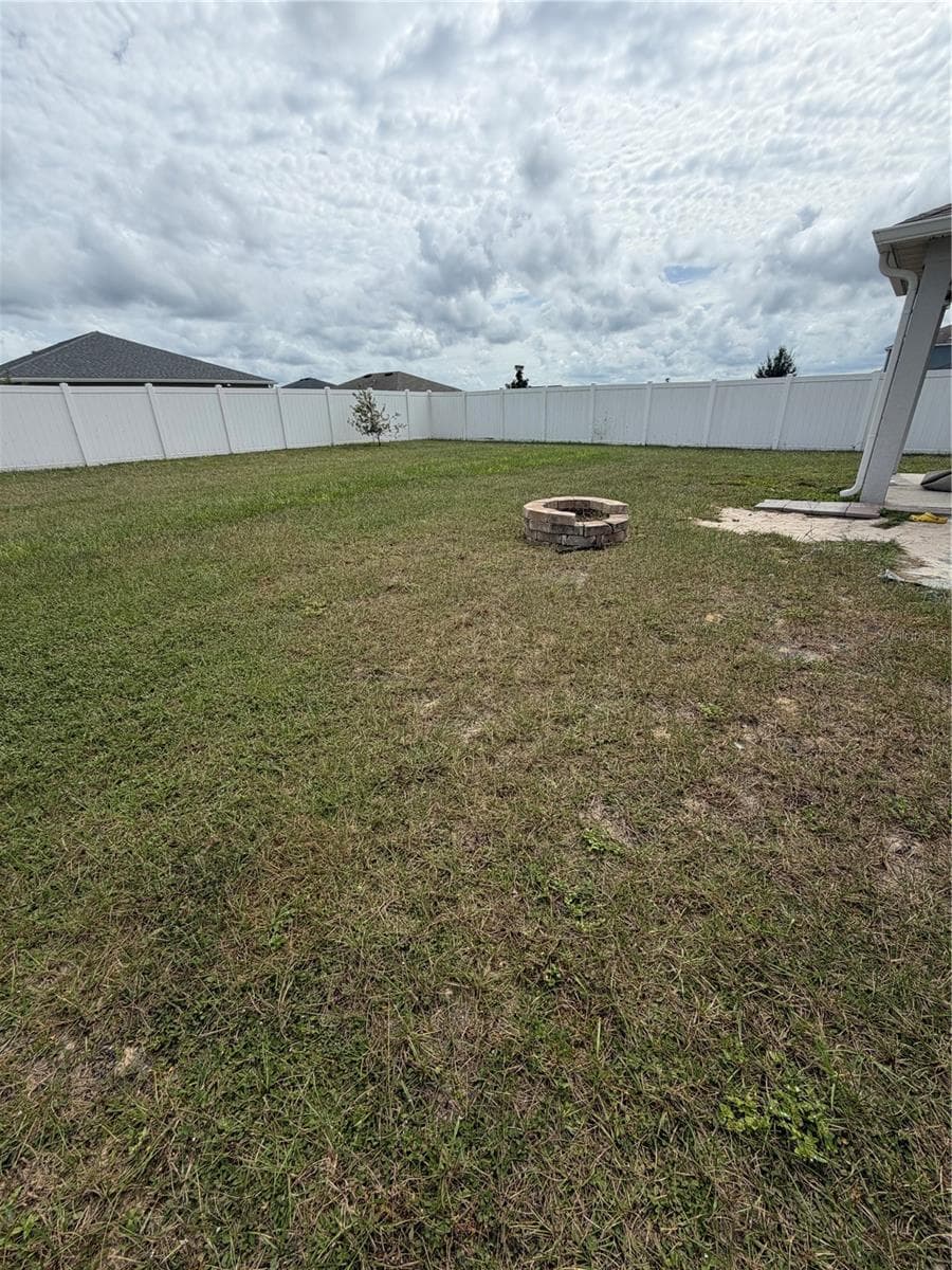 Ample lot - 2500 BEGONIA ST, MASCOTTE