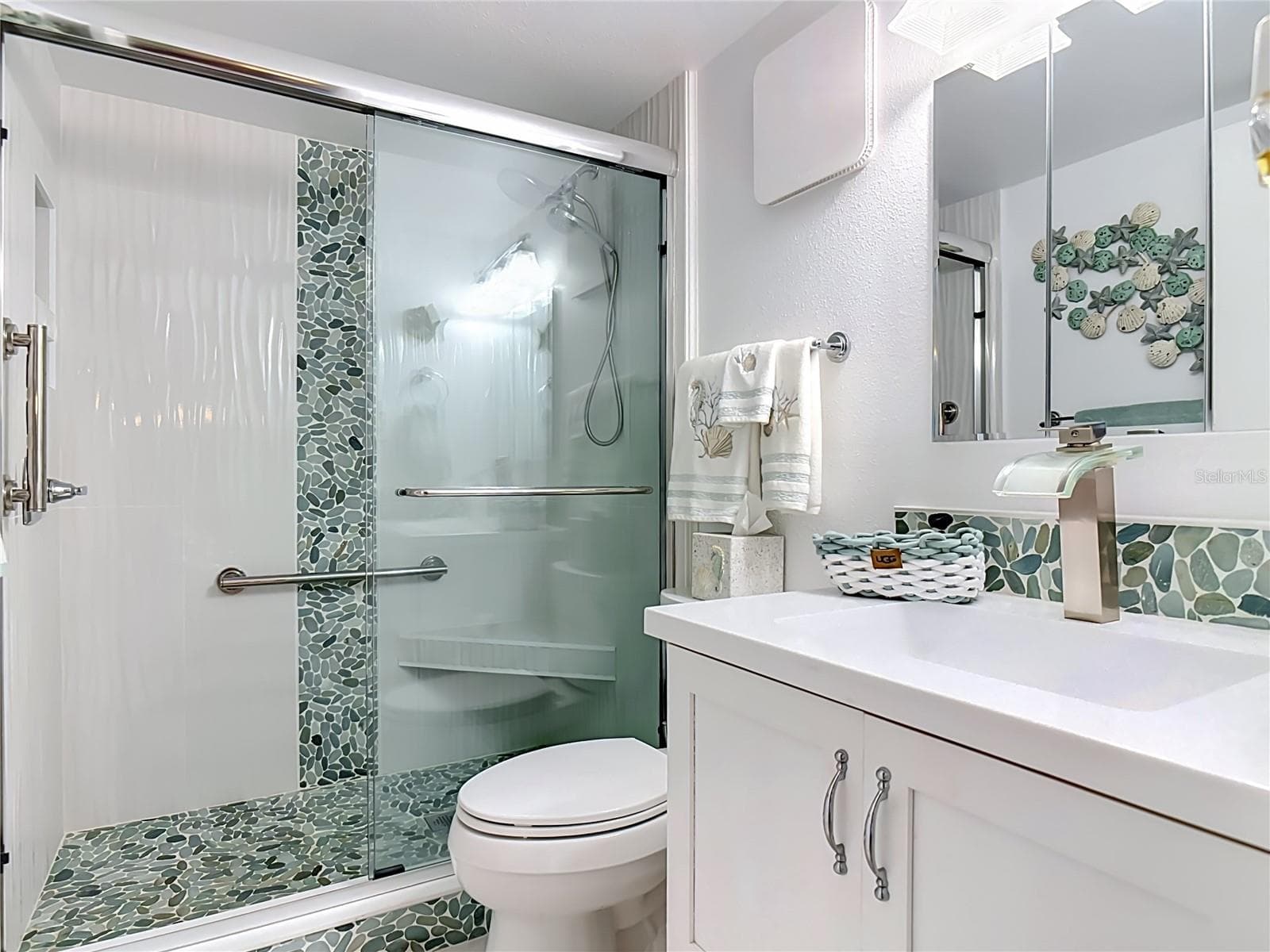 Condominium at 325 N CAUSEWAY #203, NEW SMYRNA BEACH, photo 27 of 44