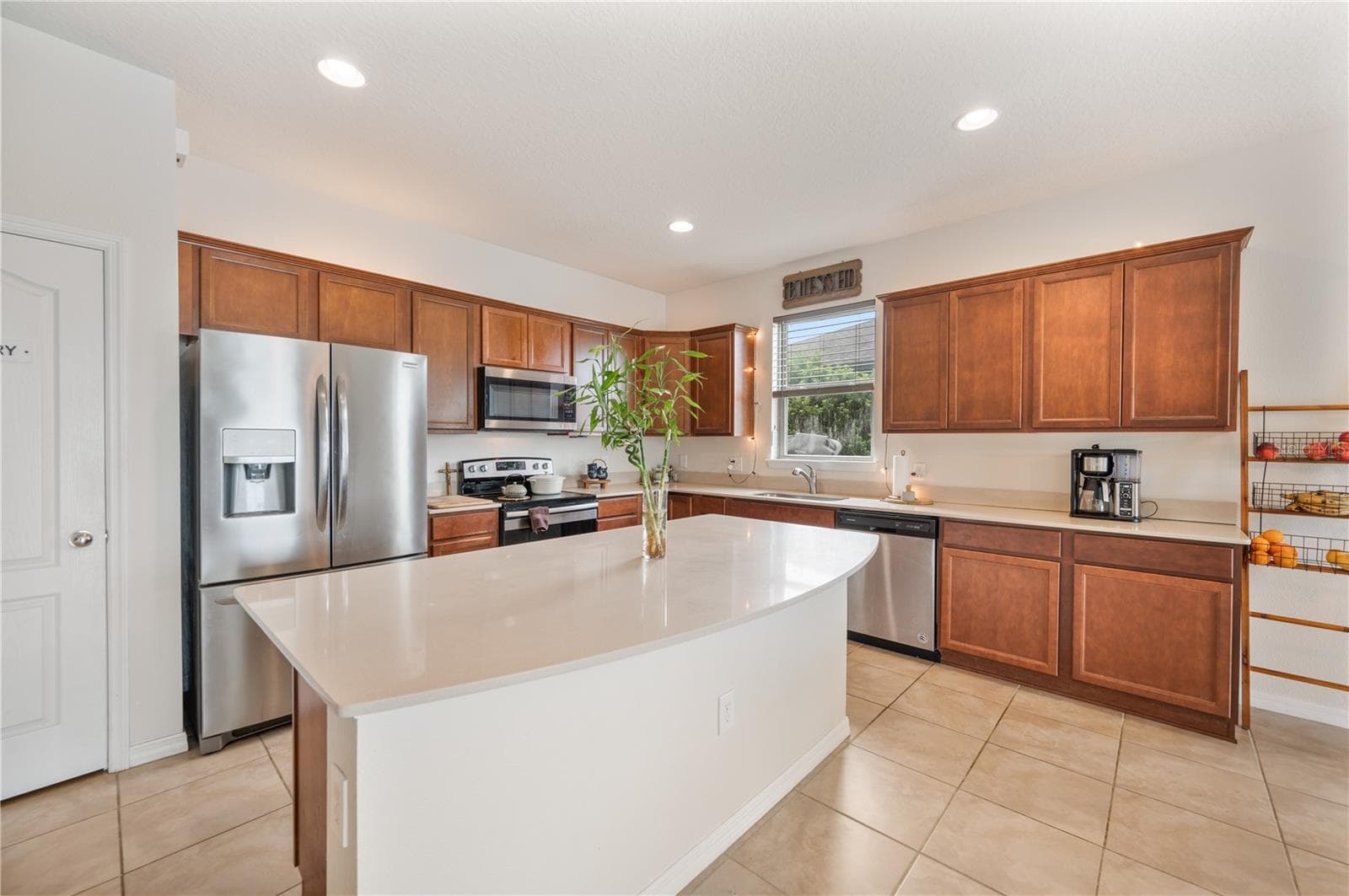 Kitchen / Birch Cabinetry & Quartz Countertops - 8751 RINDGE RD, POLK CITY