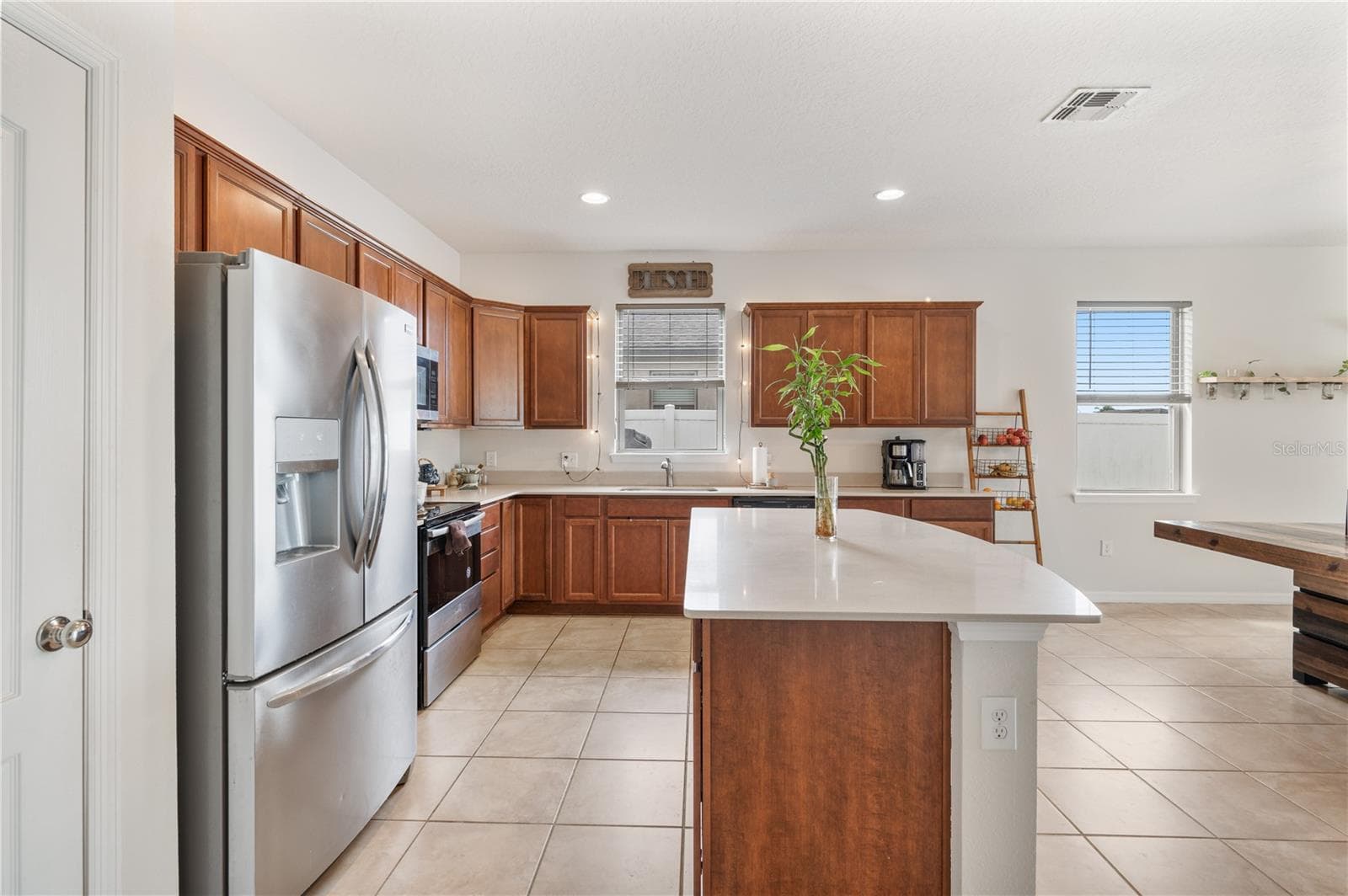 Kitchen / Birch Cabinetry & Quartz Countertops - 8751 RINDGE RD, POLK CITY
