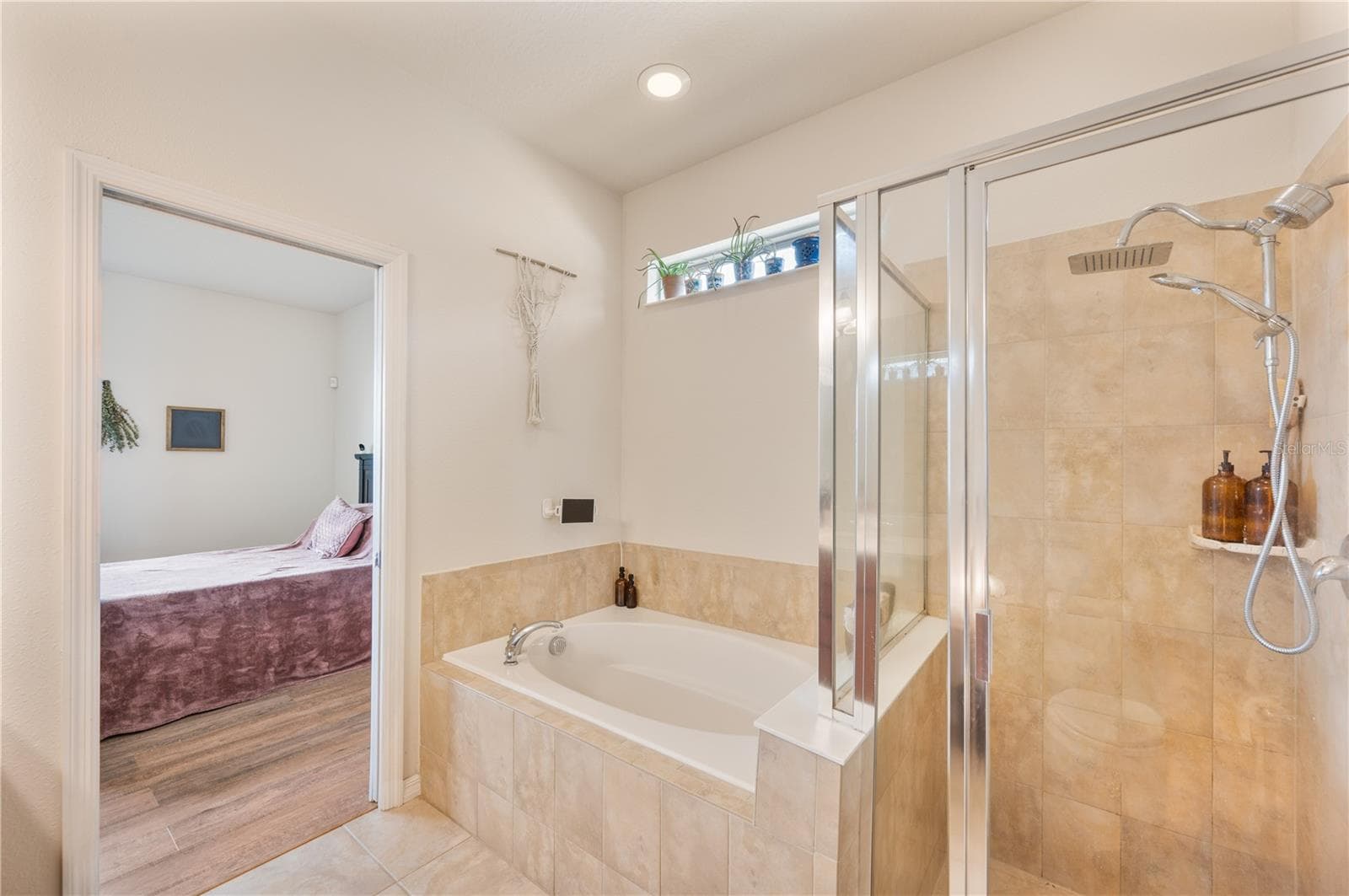 Primary Bath / Garden Tub / Dual Sinks - 8751 RINDGE RD, POLK CITY