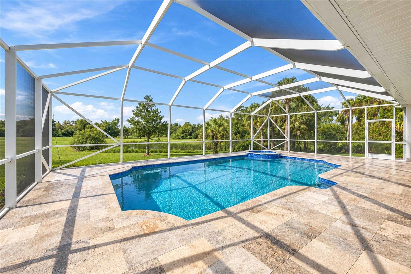 Saltwater pool - 8543 SW AVIARY RD, ARCADIA