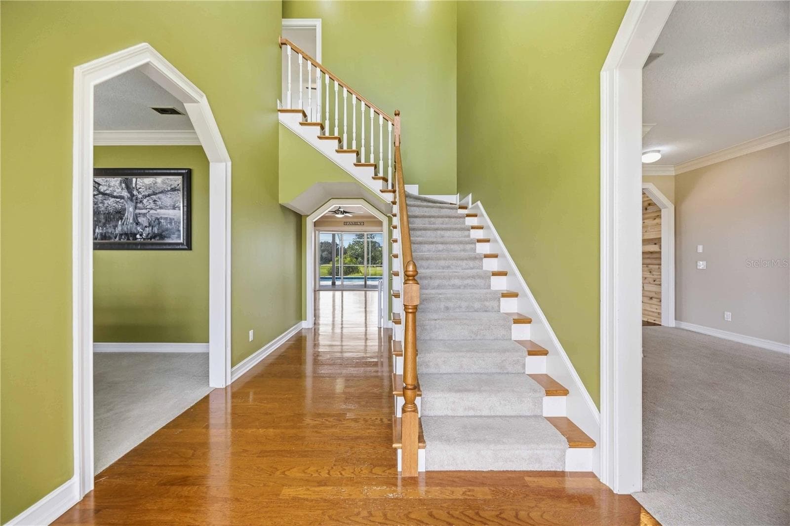 Entry with 20-foot ceilings - 8543 SW AVIARY RD, ARCADIA
