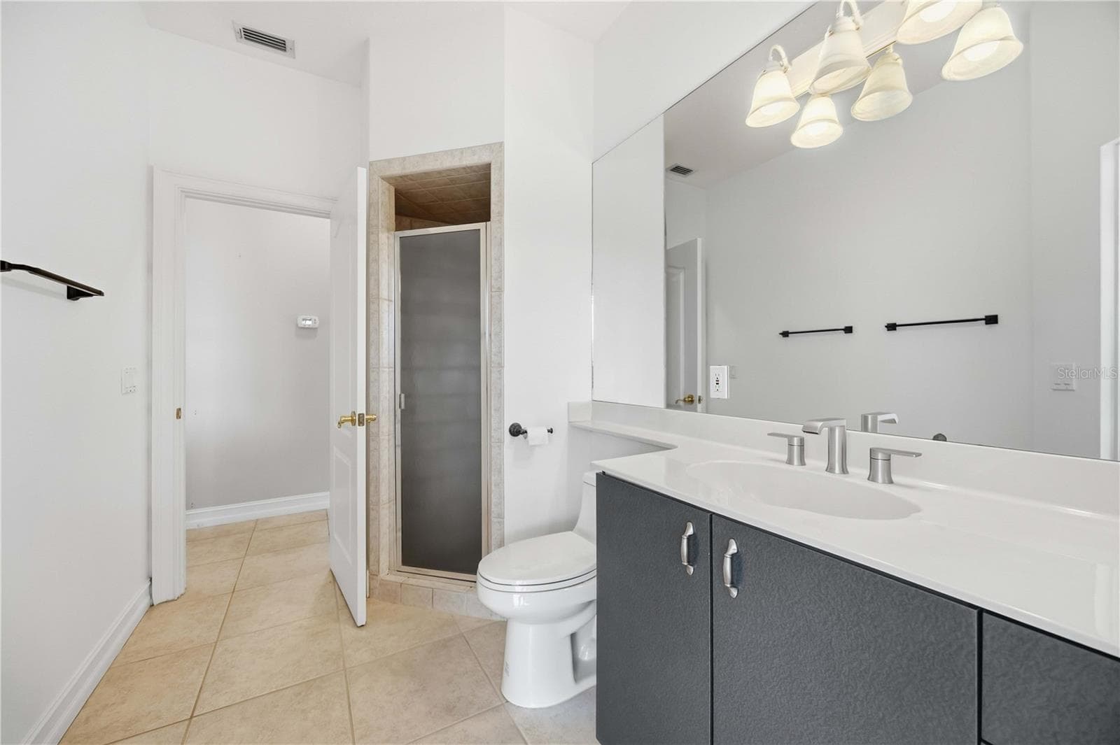 Full pool bathroom - 8543 SW AVIARY RD, ARCADIA