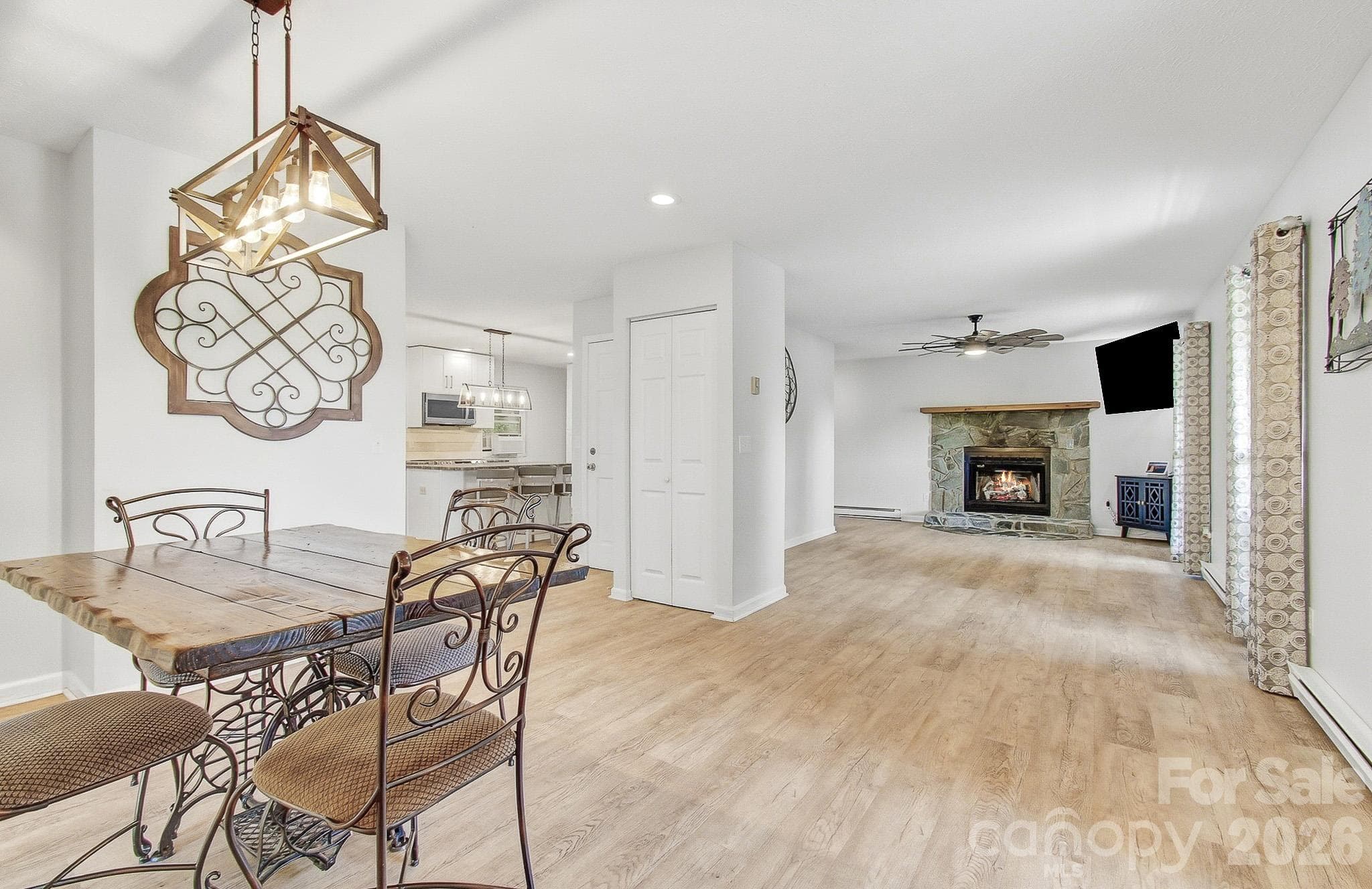 Single Family Residence at Waynesville, photo 16 of 85