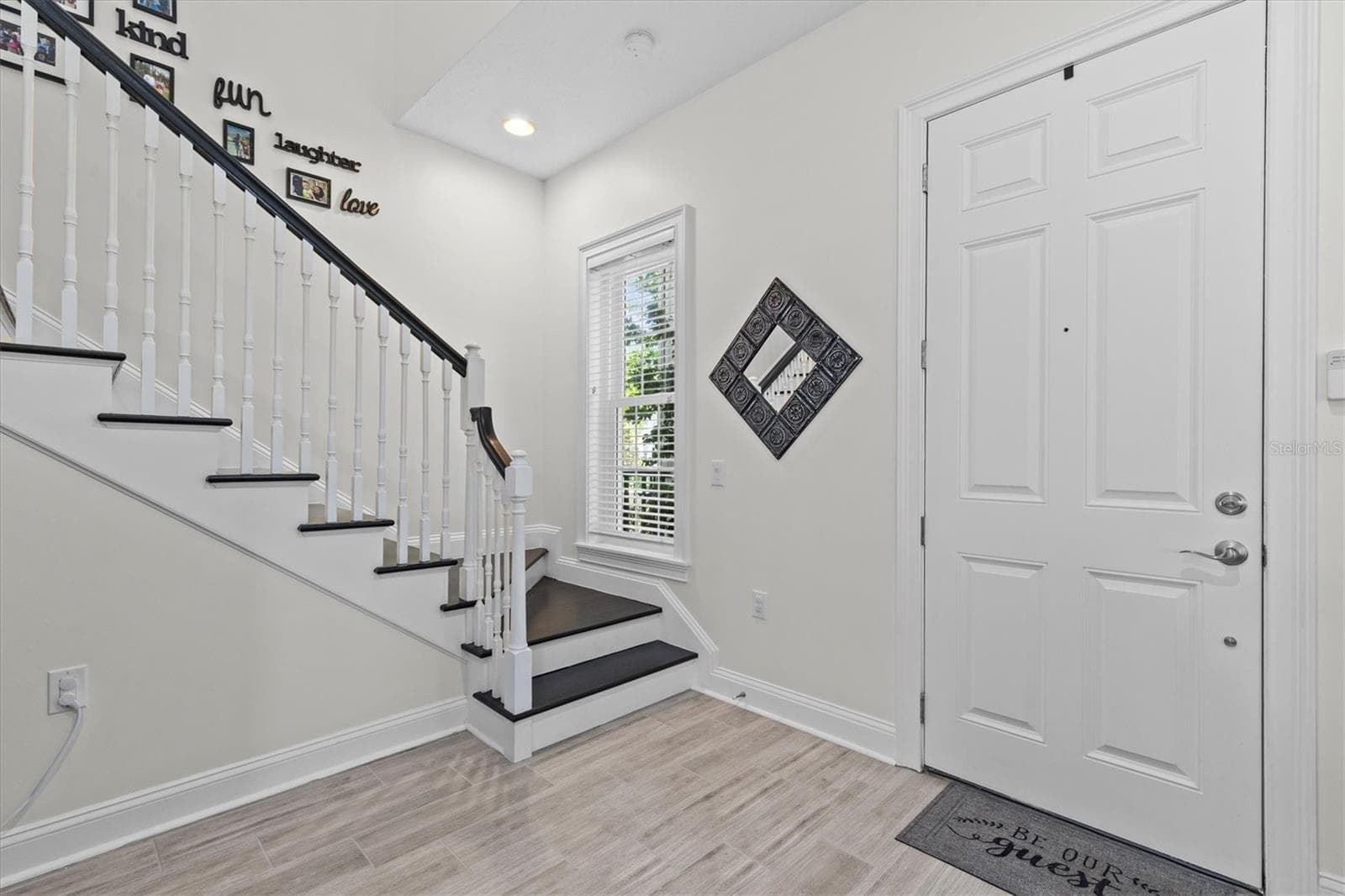 Townhouse at 480 GILMAN PL N, ST PETERSBURG, photo 3 of 73