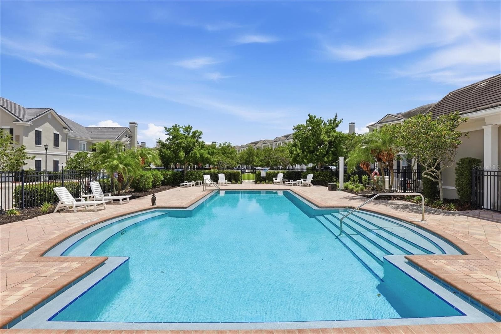 Resort style pool - 480 GILMAN PL N, ST PETERSBURG