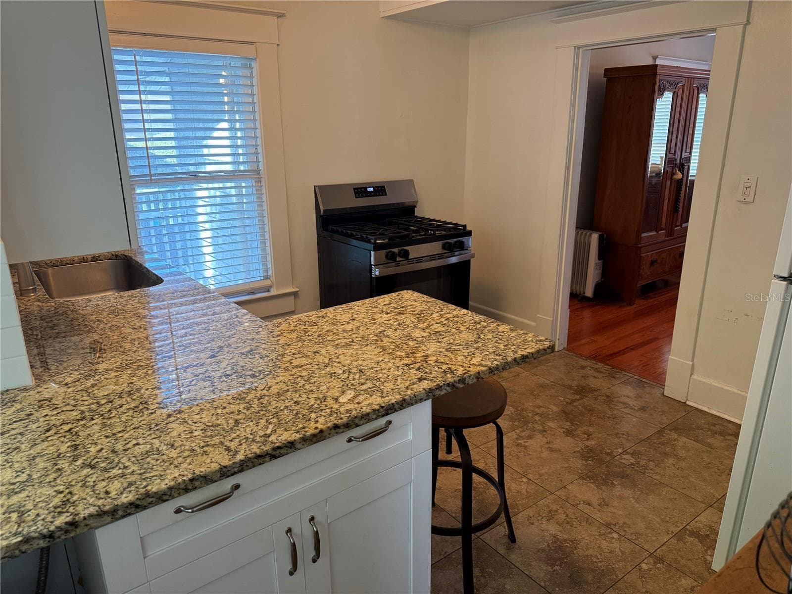 Single Family Residence at 950 10TH ST N, ST PETERSBURG, photo 16 of 43