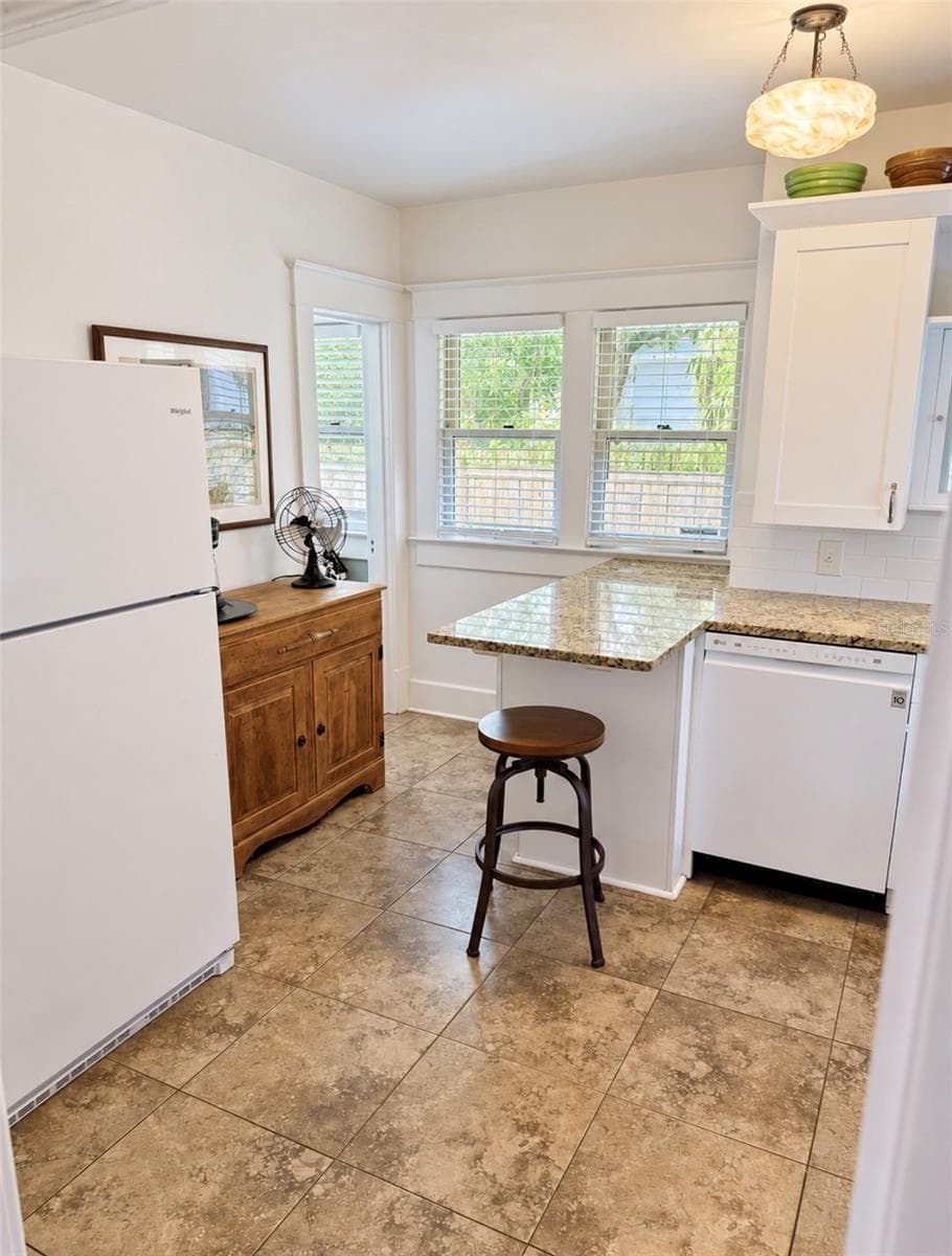 Single Family Residence at 950 10TH ST N, ST PETERSBURG, photo 17 of 43