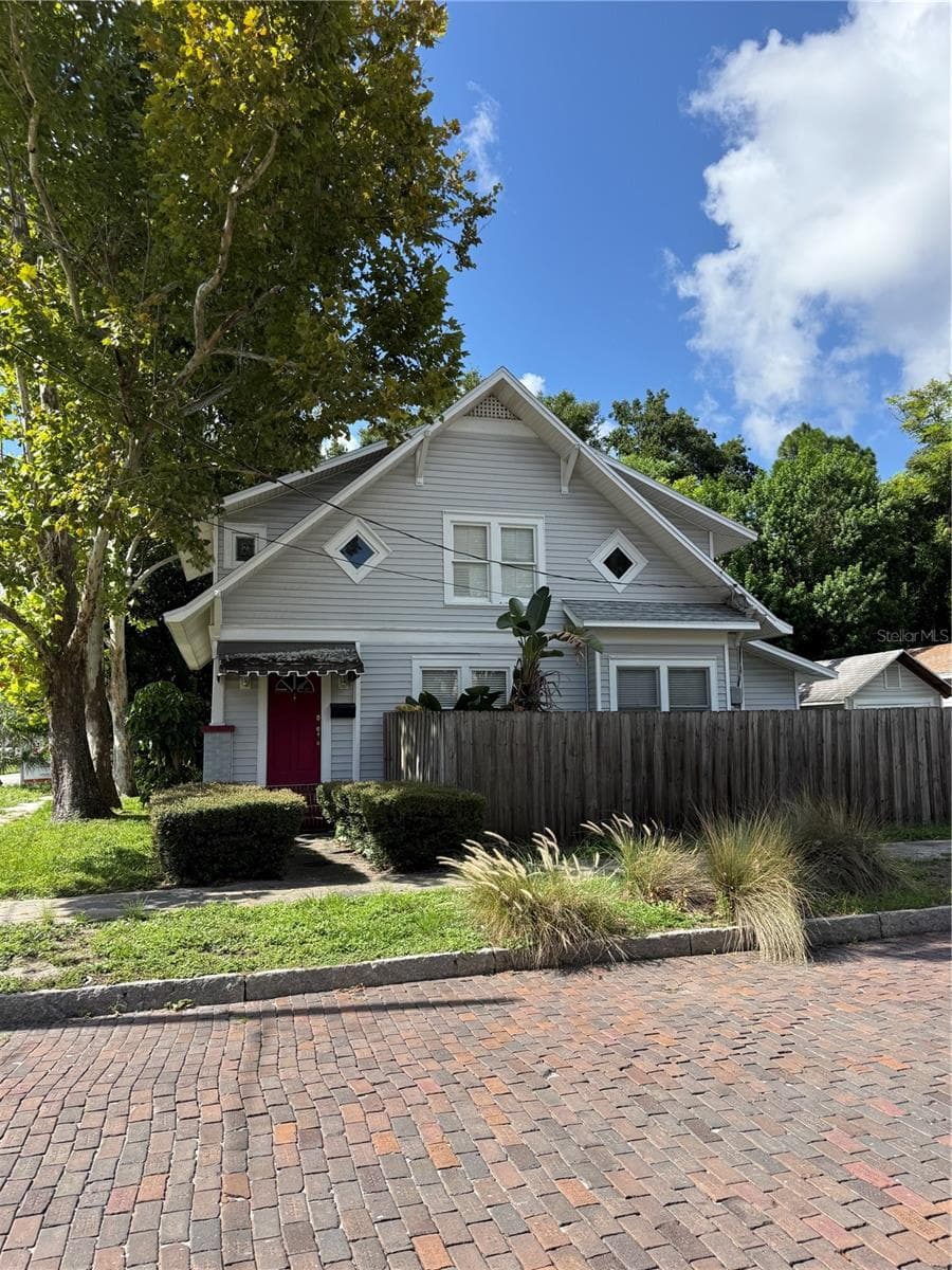 Single Family Residence at 950 10TH ST N, ST PETERSBURG, photo 38 of 43