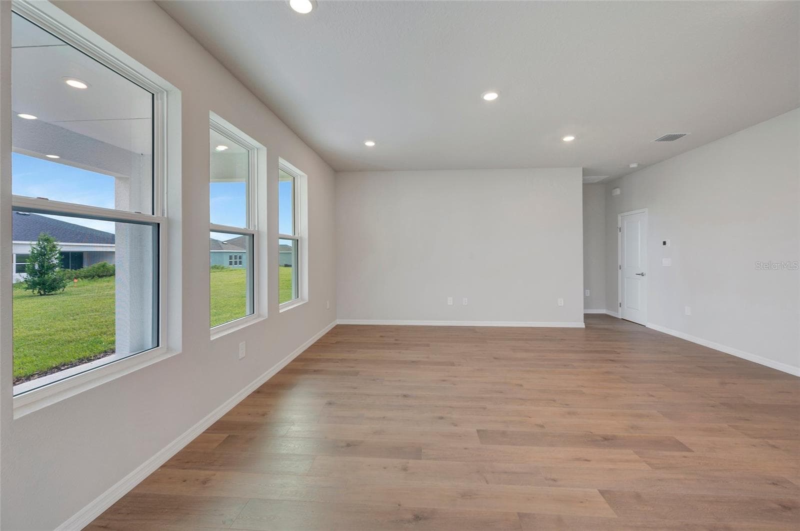 Family Room - 439 SPRING HARVEST DR, PLANT CITY