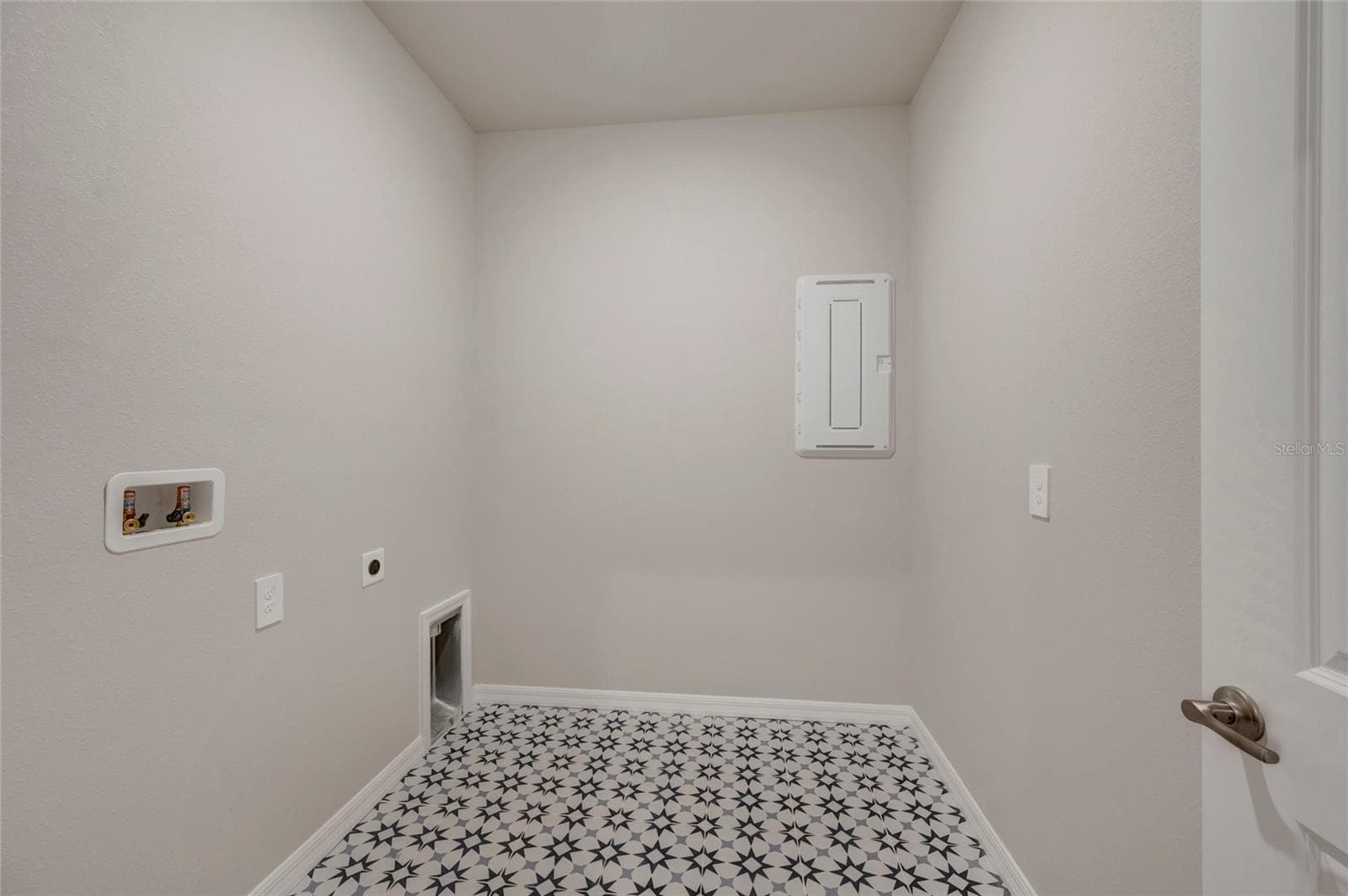 Utility - 439 SPRING HARVEST DR, PLANT CITY