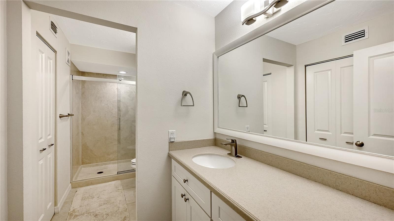 Condominium at 4729 WINSLOW BEACON #11, SARASOTA, photo 22 of 59