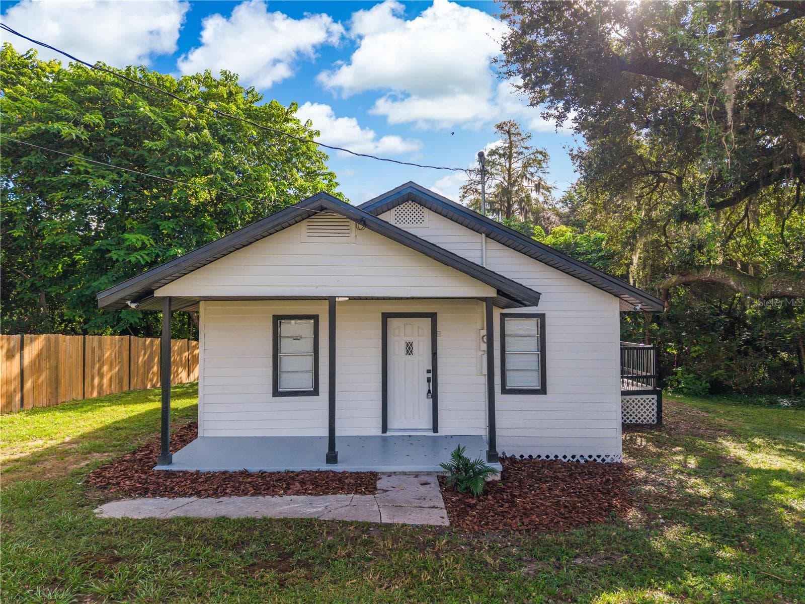 13 N VAN BUREN AVE