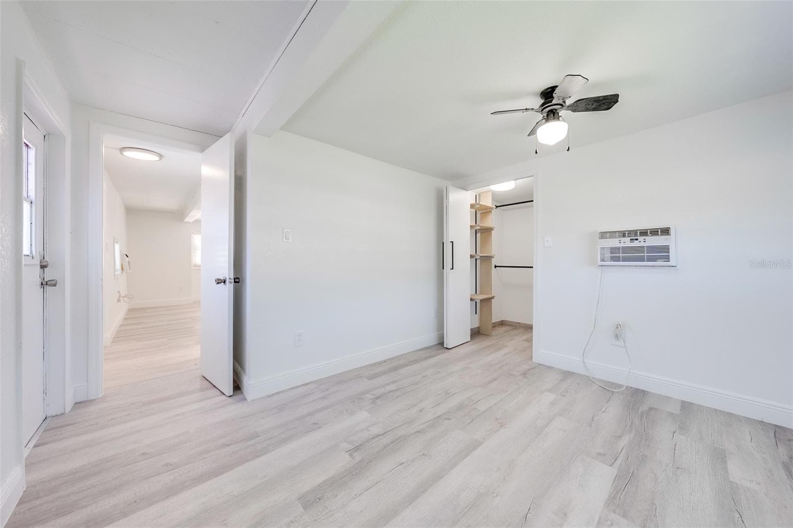 Manufactured Home at 1379 MAINSAIL LN, ST CLOUD, photo 10 of 35
