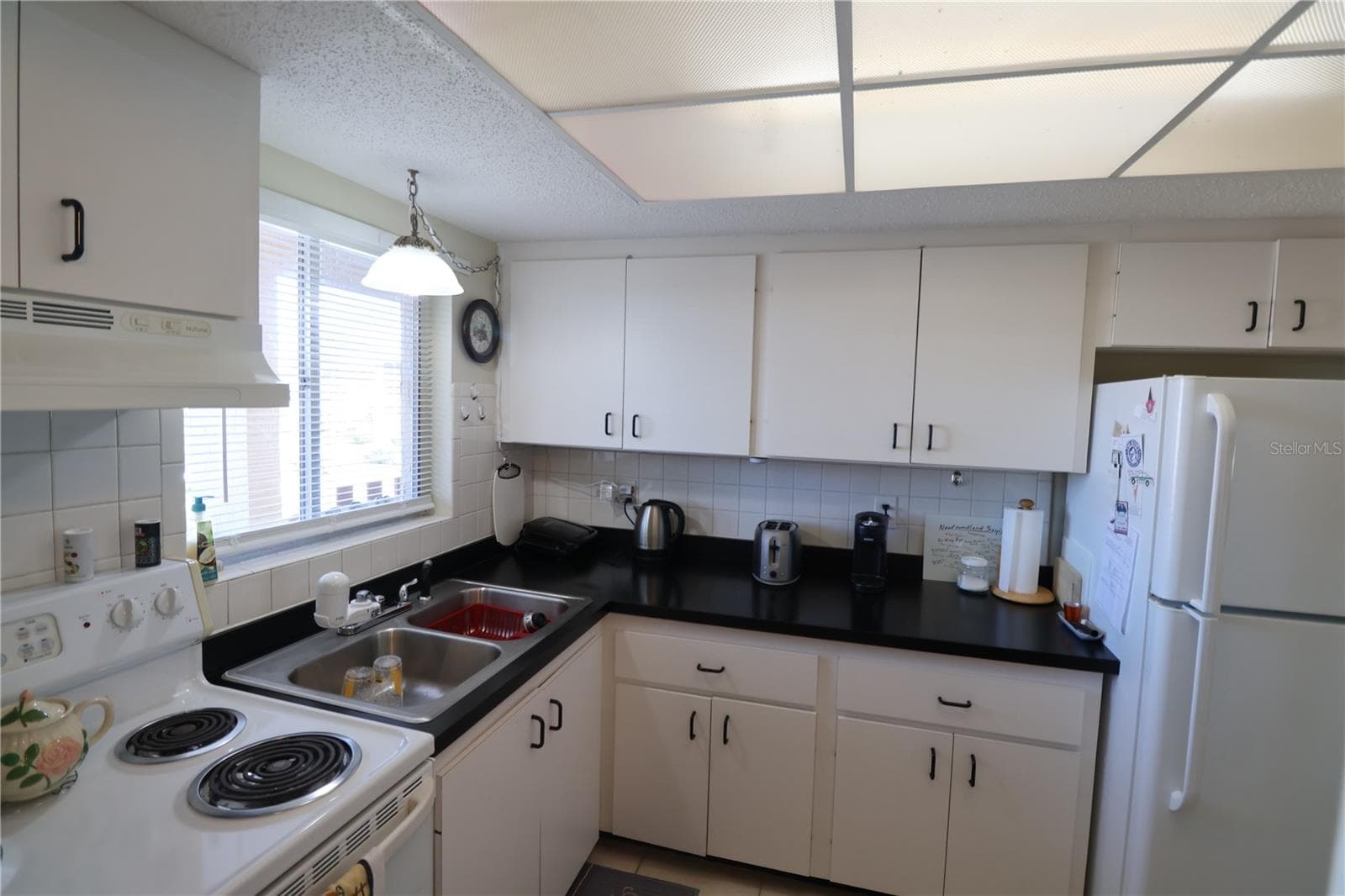 Light and bright- Includes dishes etc. - 4206 HERON WAY #B305, BRADENTON