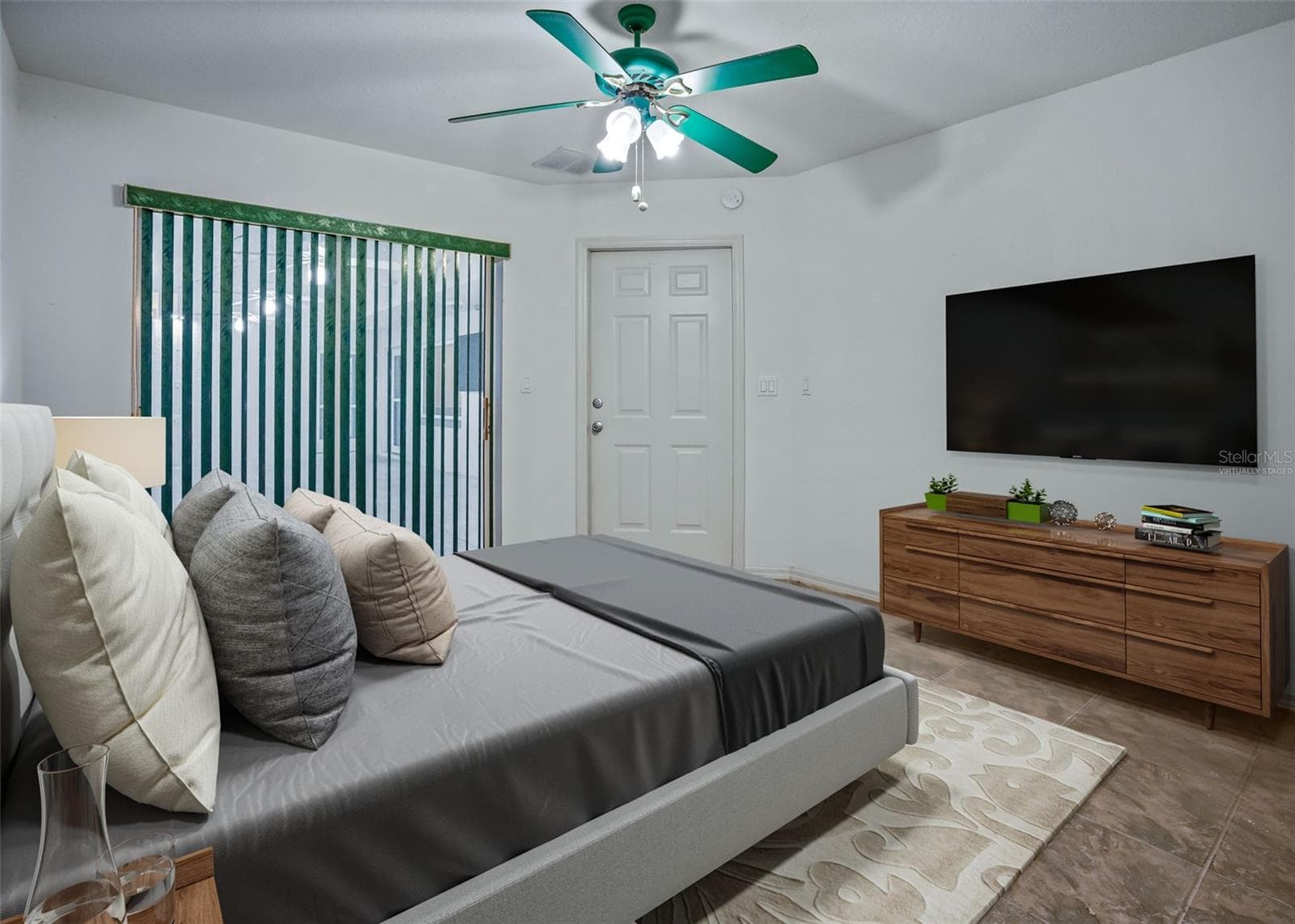 Virtually Staged - 17681 SE 115TH CT, SUMMERFIELD