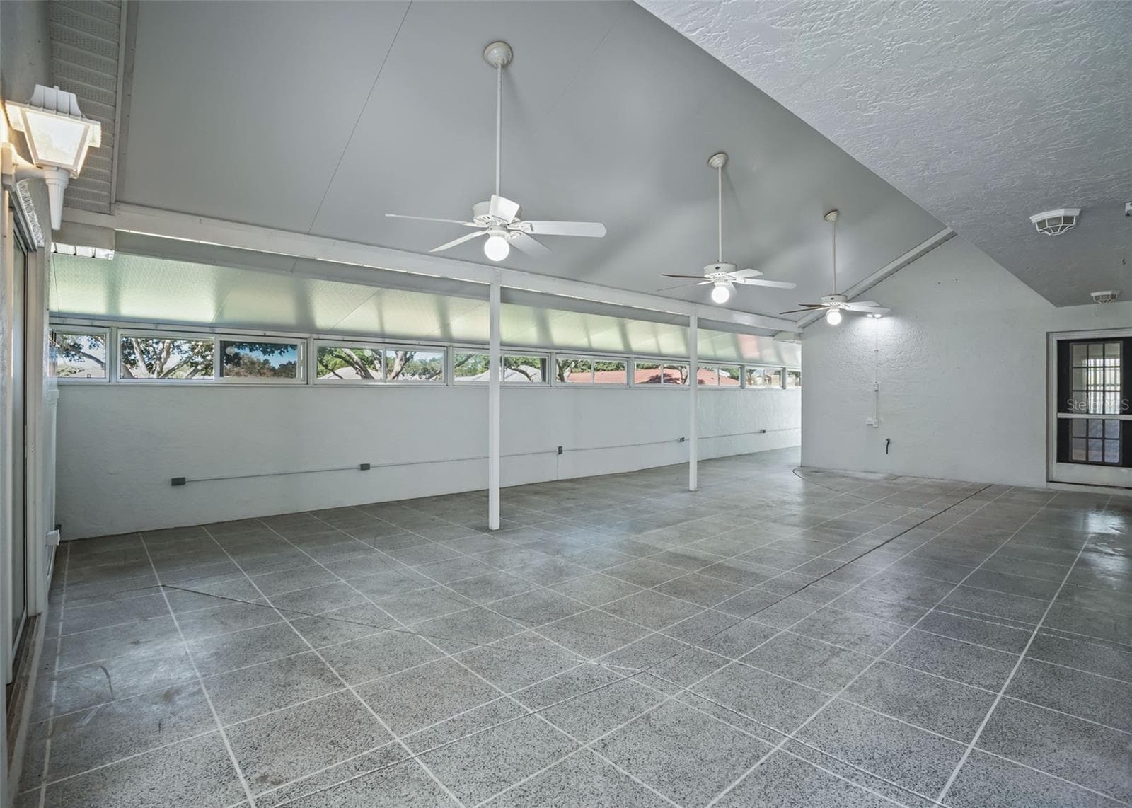 23x69 Covered Courtyard - 17681 SE 115TH CT, SUMMERFIELD