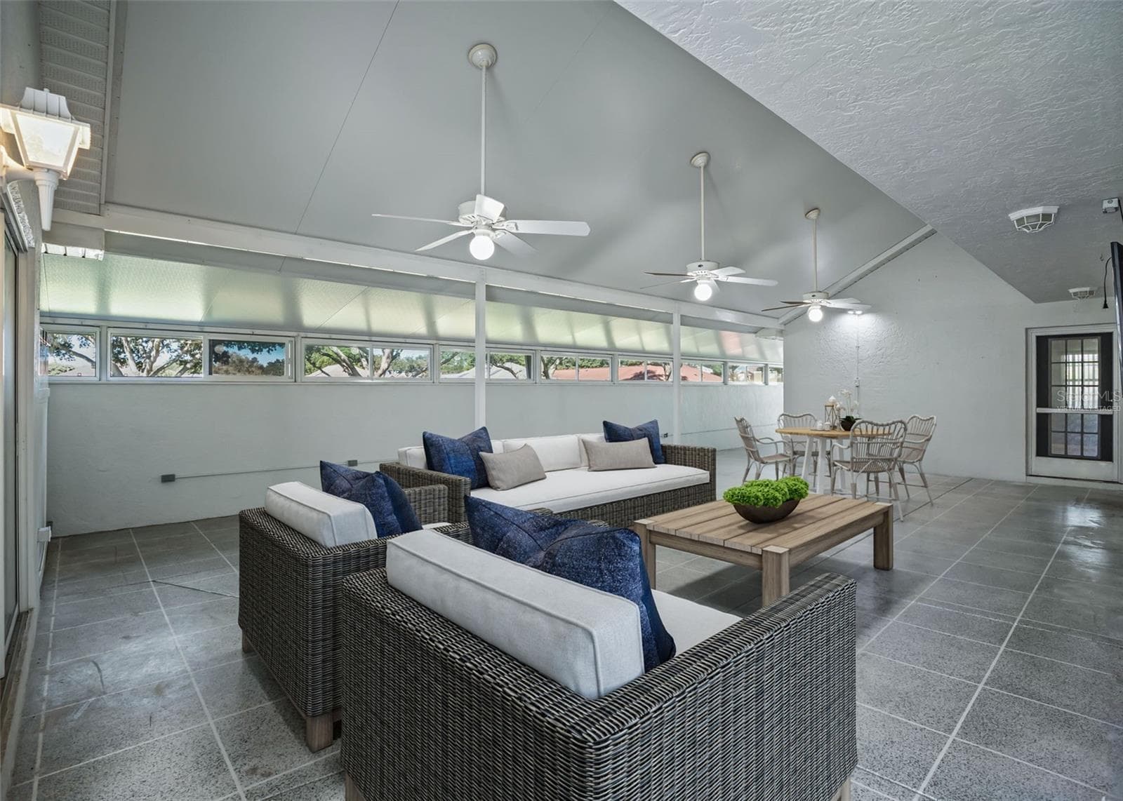 Virtually Staged - 17681 SE 115TH CT, SUMMERFIELD