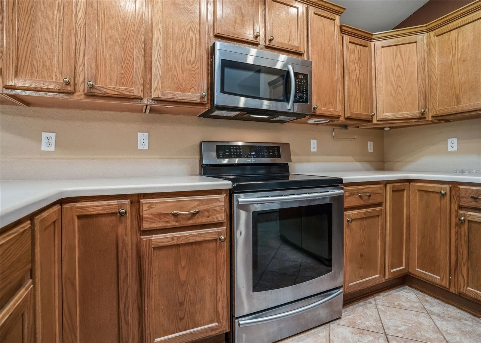 Custom Wood Cabinets - 17681 SE 115TH CT, SUMMERFIELD