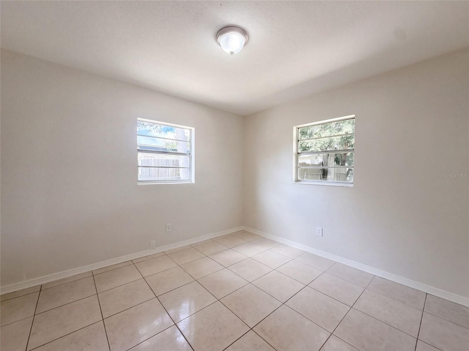Single Family Residence at 7916 ENDIVE AVE, TAMPA, photo 4 of 21
