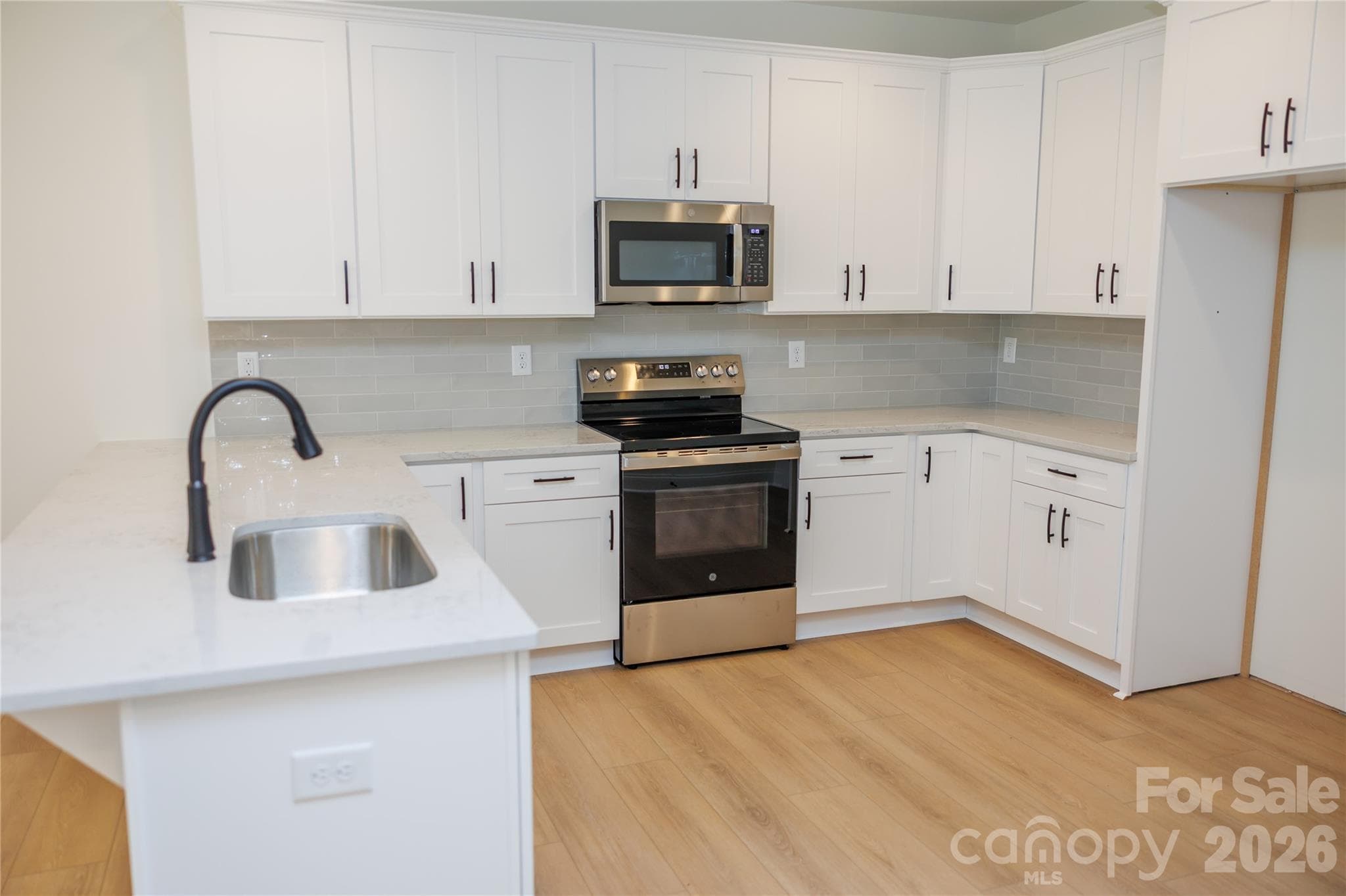 Kitchen - 107 Abbington Lane, Shelby