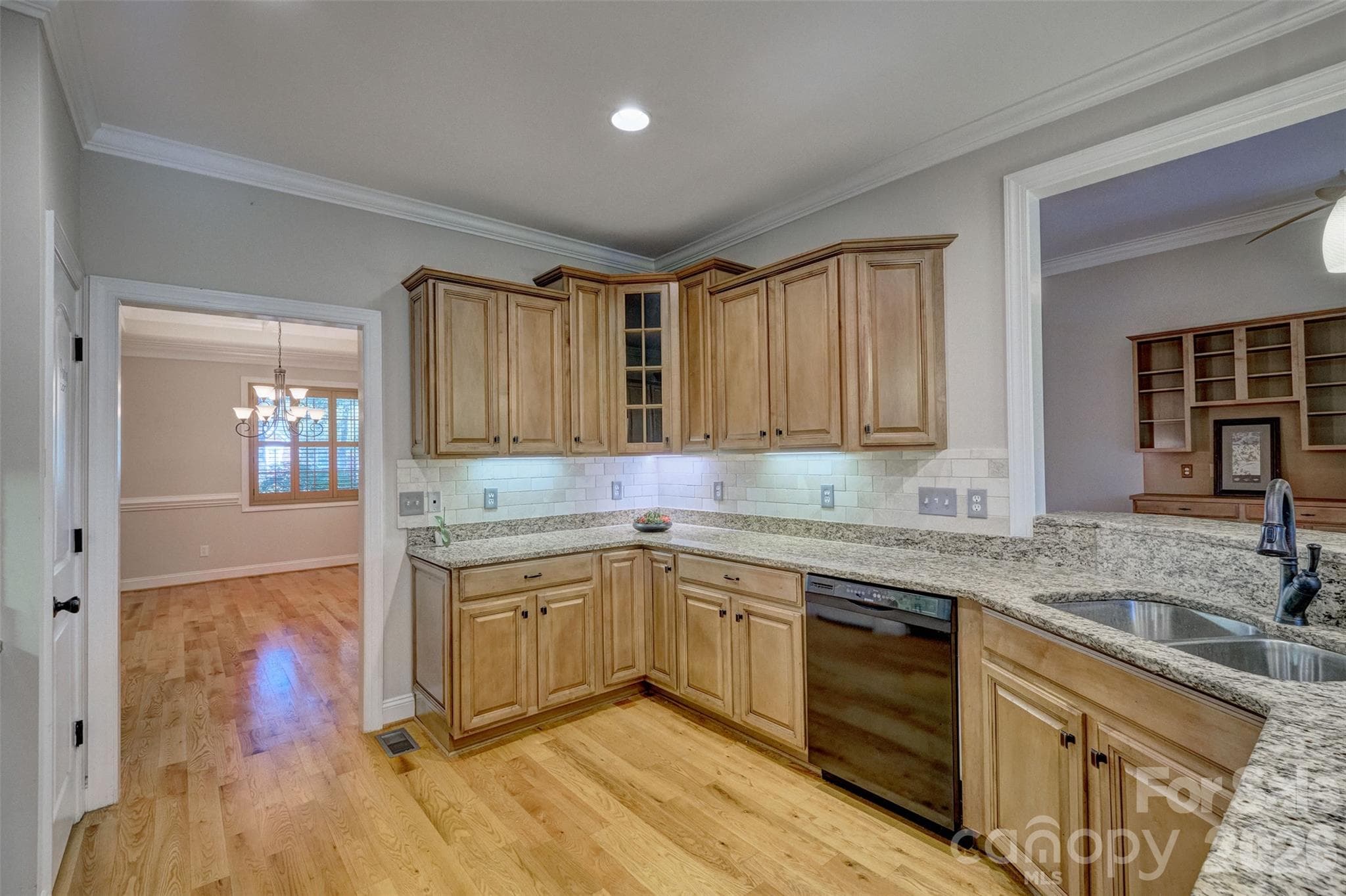 Single Family Residence at 225 Highland Forest Drive, Lake Wylie, photo 13 of 48