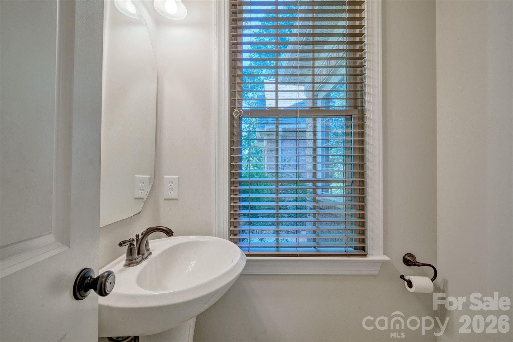 Single Family Residence at 225 Highland Forest Drive, Lake Wylie, photo 18 of 48