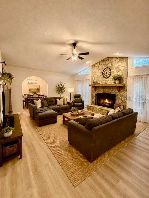 Living Room - 40145 W 7TH AVE, UMATILLA