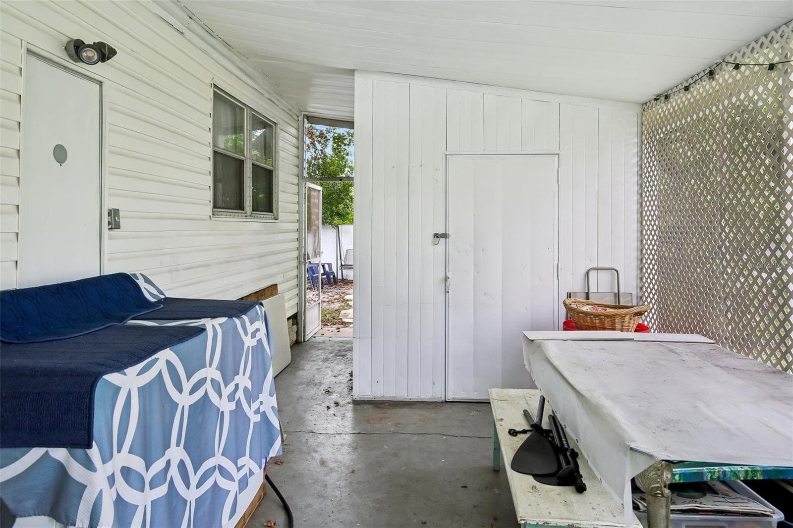 Manufactured Home at 8807 SHELDON WEST DR, TAMPA, photo 3 of 22
