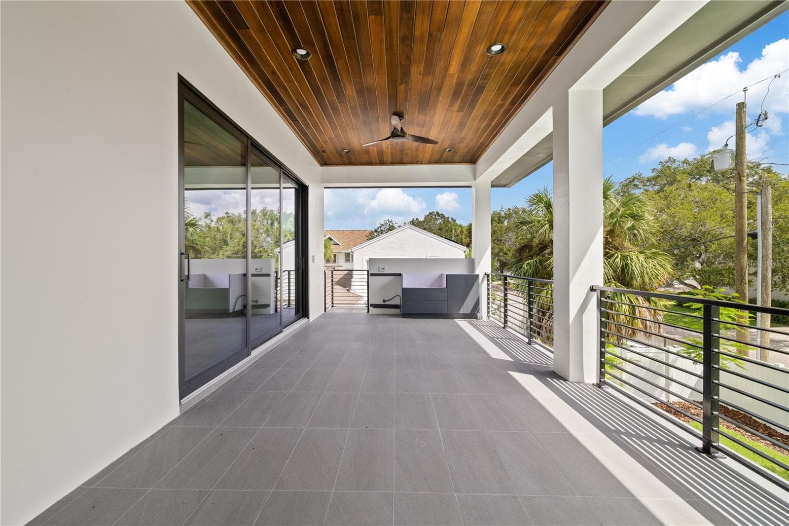 Single Family Residence at 4902 W SAN NICHOLAS ST, TAMPA, photo 16 of 80