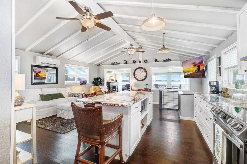 Great Room with INCREDIBLE lake views on Second Floor - 11337 KNIGHTS GRIFFIN RD, THONOTOSASSA