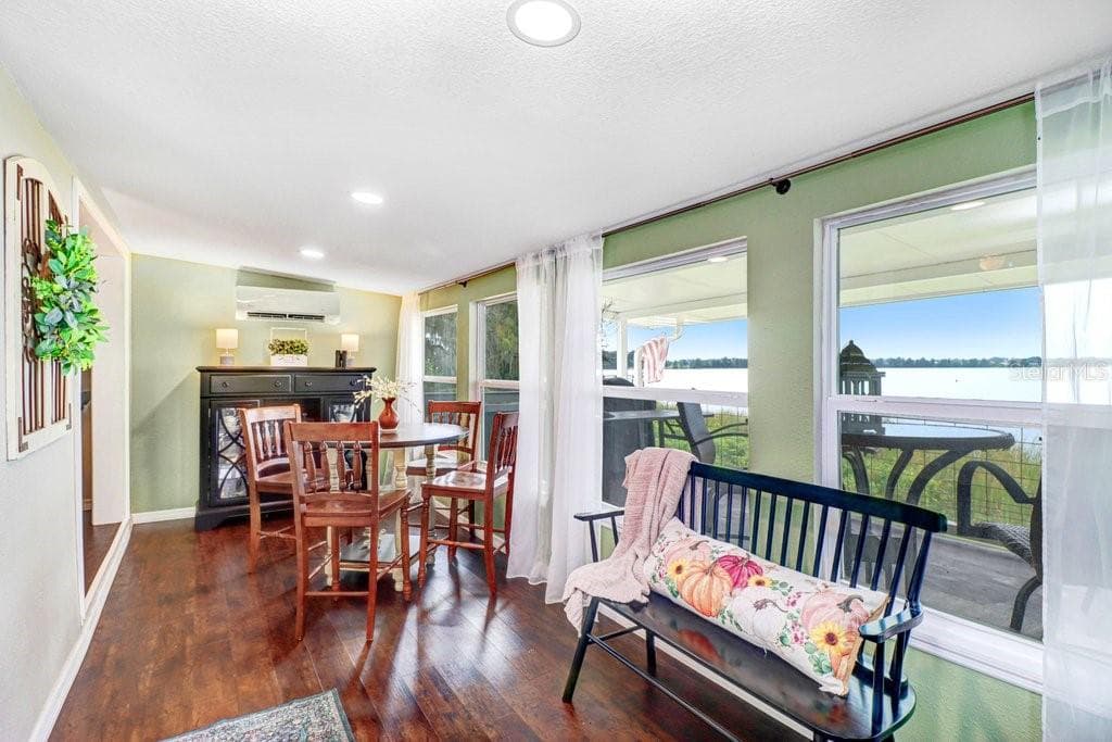 Views of the lake everywhere! - 11337 KNIGHTS GRIFFIN RD, THONOTOSASSA