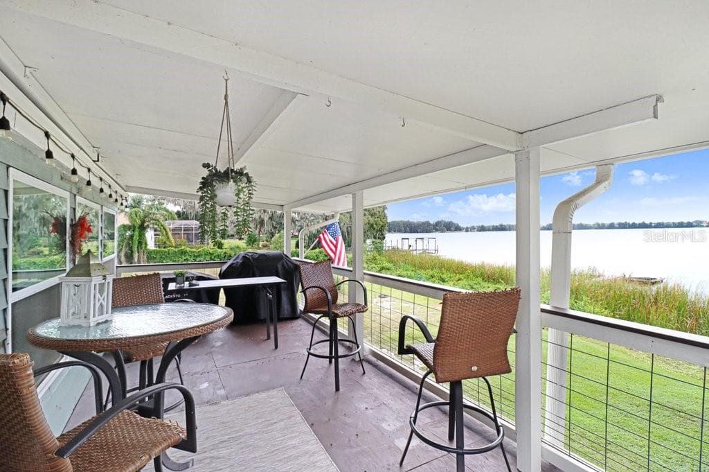 Upstairs Porch - 11337 KNIGHTS GRIFFIN RD, THONOTOSASSA