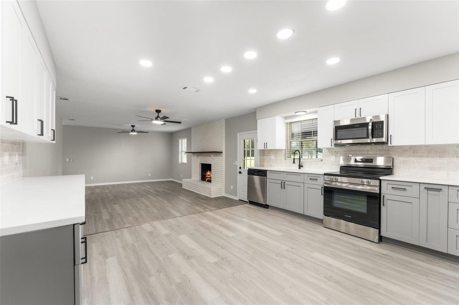 Single Family Residence at 7920 NE HIGHWAY 41, WILLISTON, photo 10 of 41