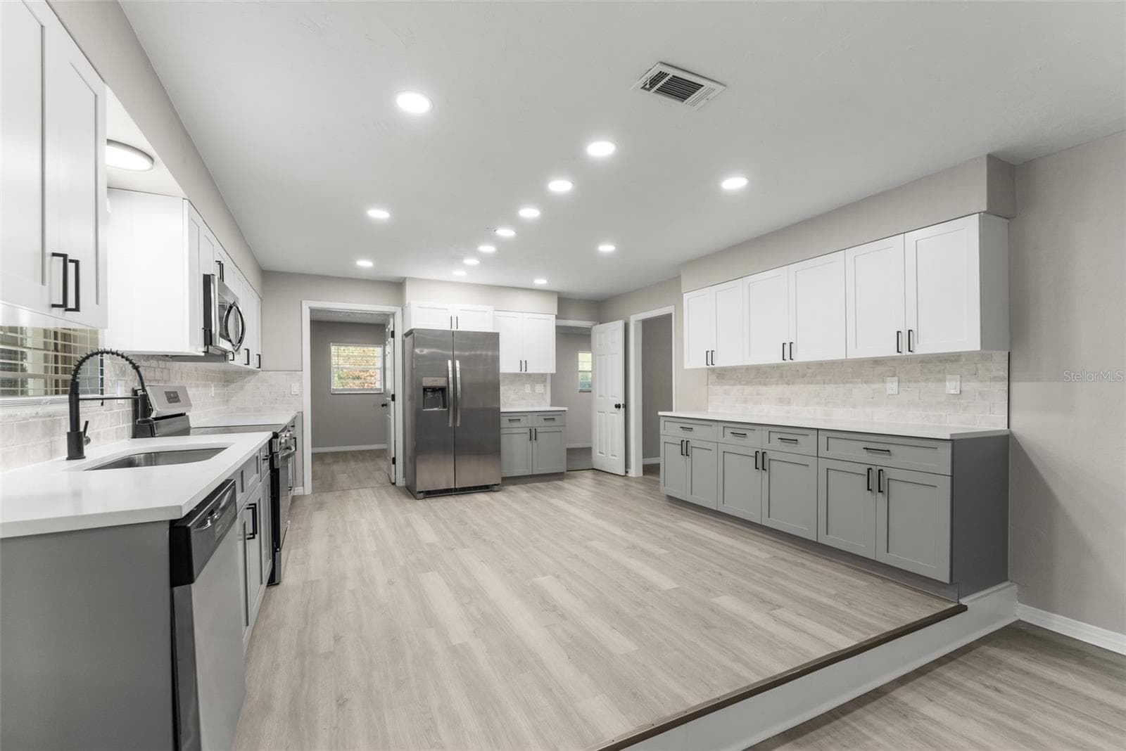 Single Family Residence at 7920 NE HIGHWAY 41, WILLISTON, photo 12 of 41