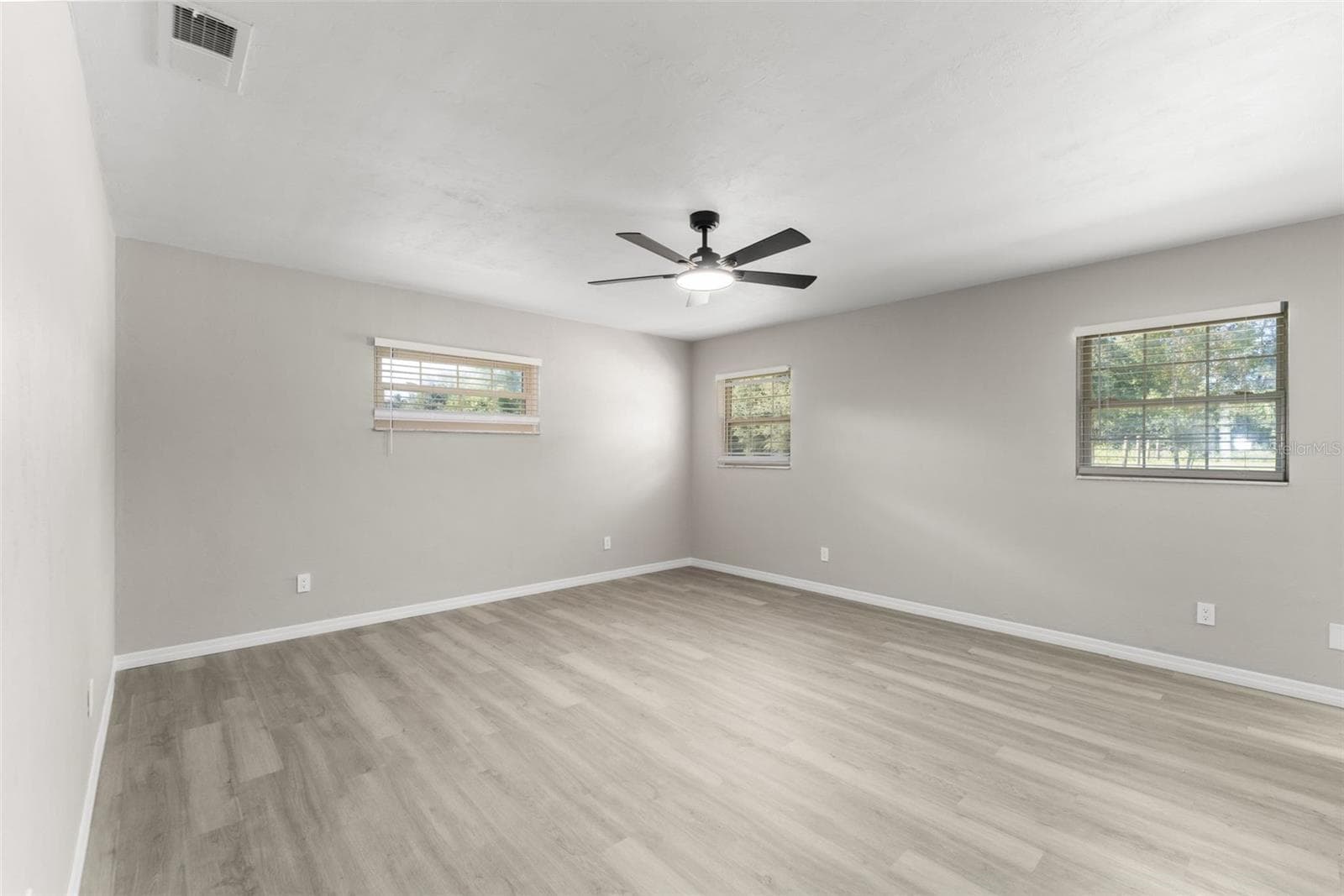 Single Family Residence at 7920 NE HIGHWAY 41, WILLISTON, photo 21 of 41