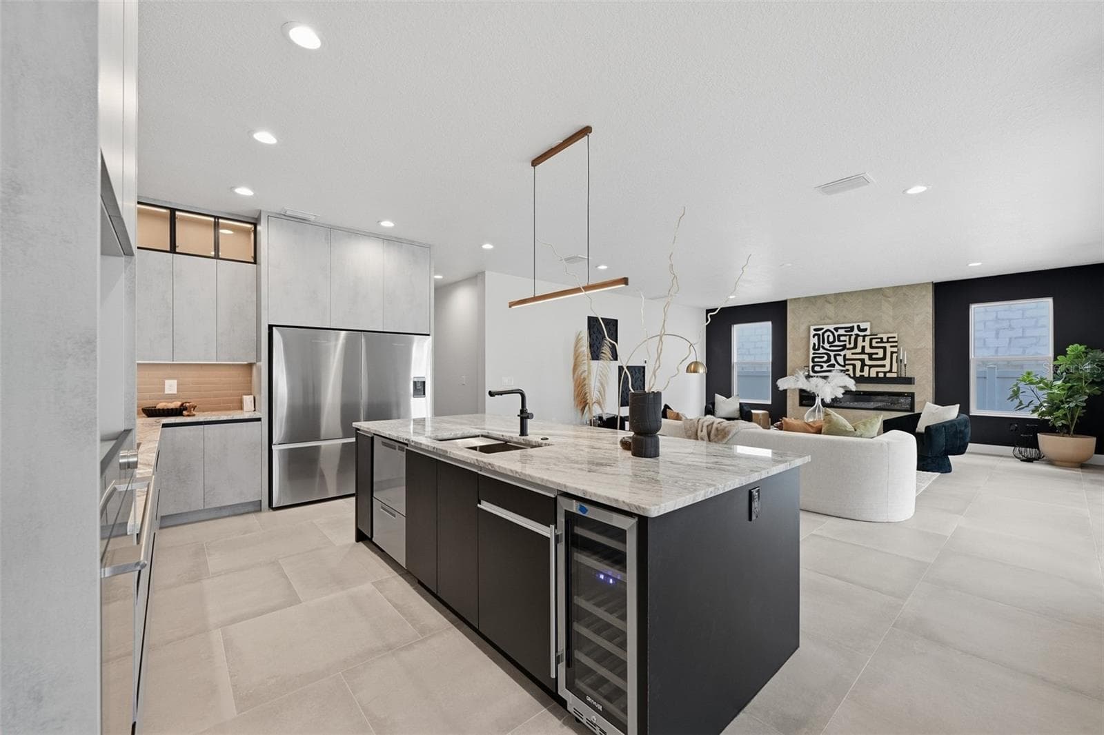Single Family Residence at 3205 W WYOMING AVE, TAMPA, photo 13 of 64