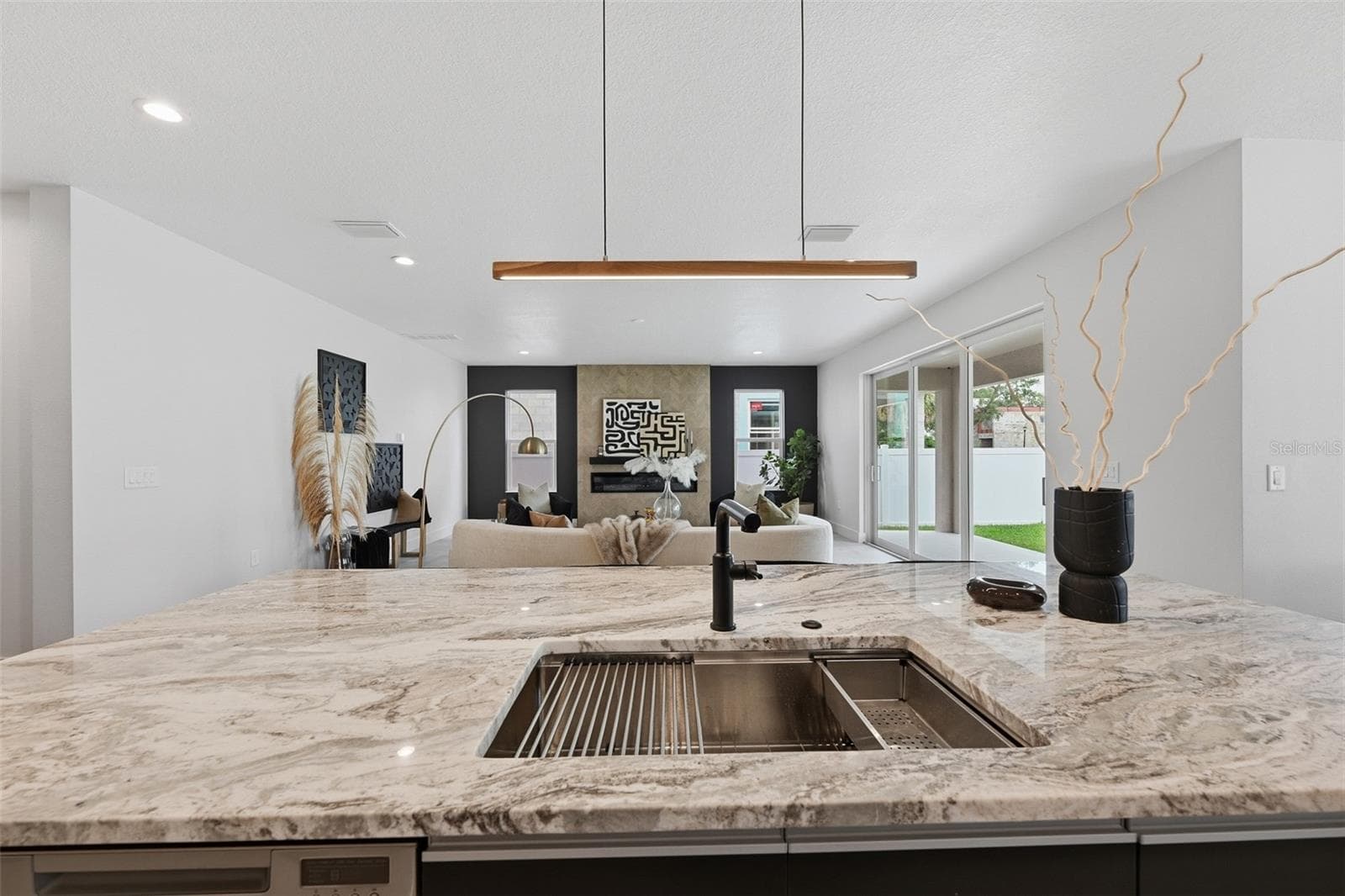 Single Family Residence at 3205 W WYOMING AVE, TAMPA, photo 15 of 64