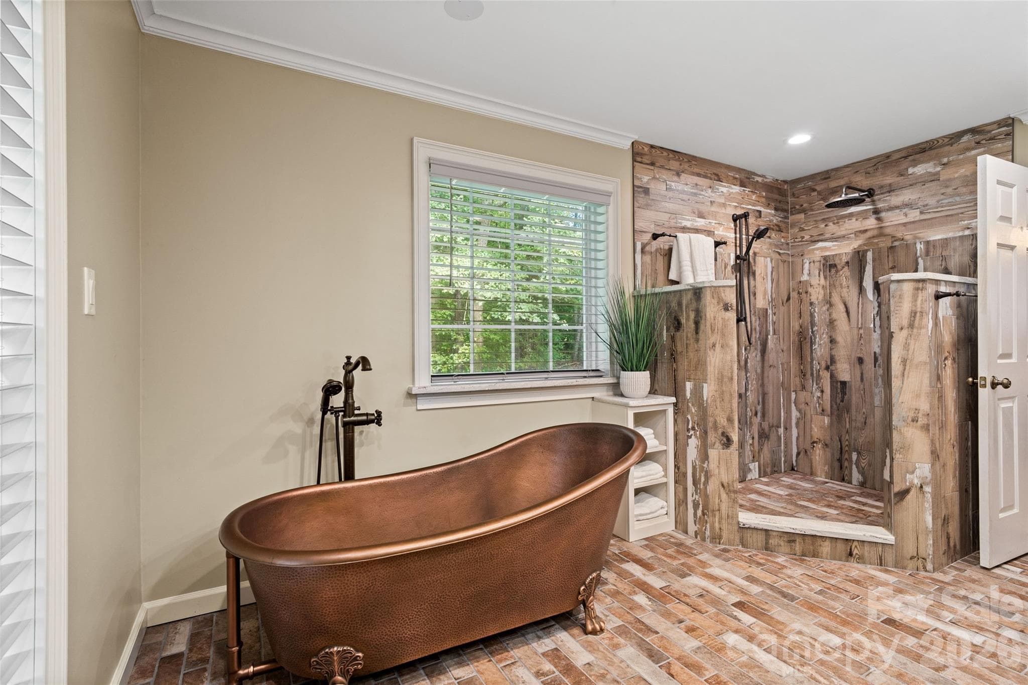Primary Bathroom - 996 Beamguard Road, Clover