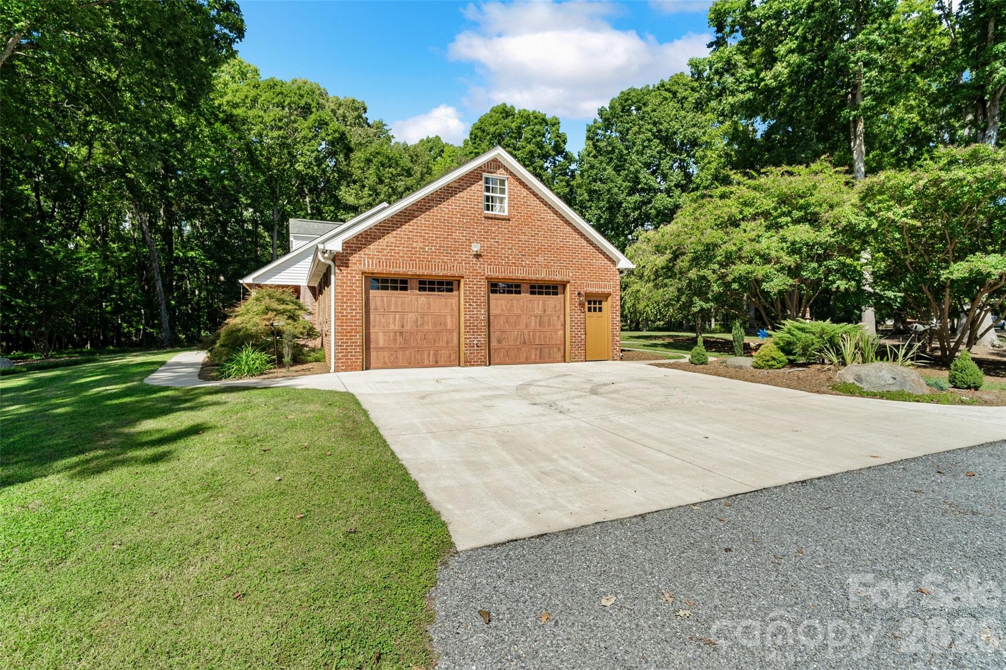 Oversized 2 car garage - 996 Beamguard Road, Clover