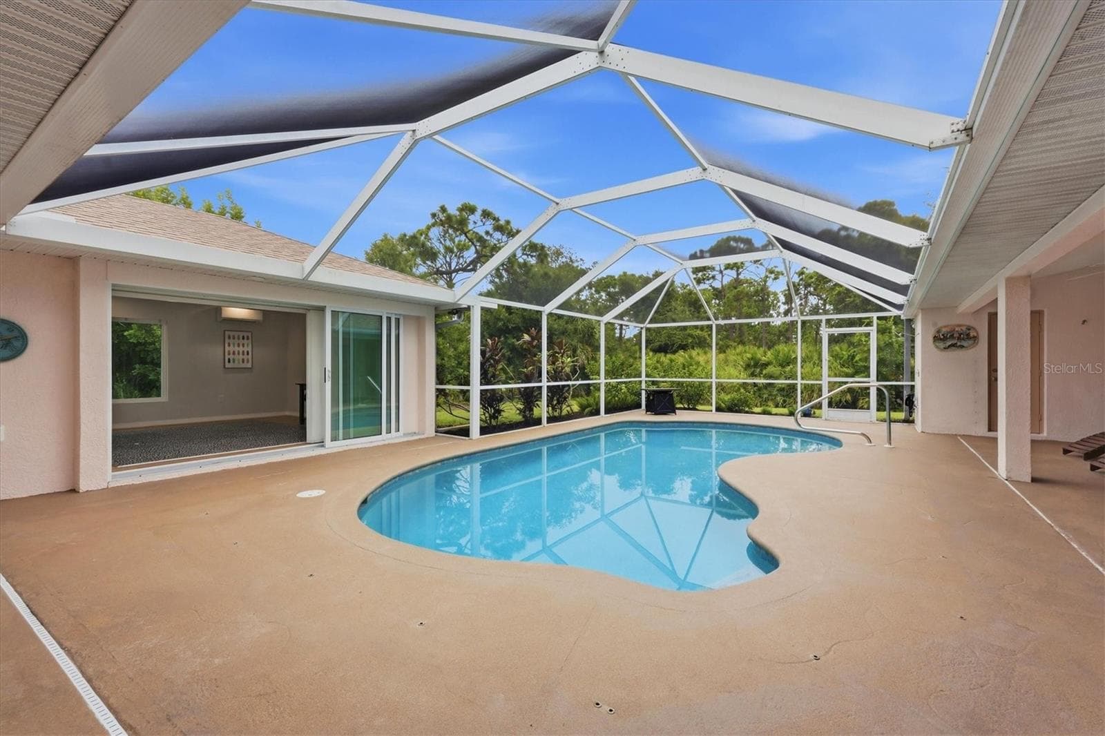 Pool Courtyard between main House and Guest House - 1000 TENNESSEE AVE, ENGLEWOOD