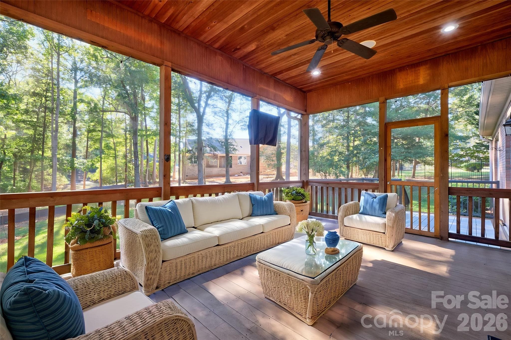 Single Family Residence at 225 Highland Forest Drive, Lake Wylie, photo 43 of 48