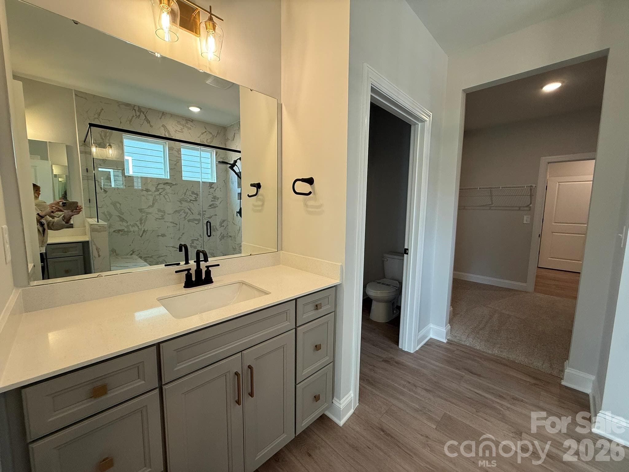 Primary Bathroom - Stanley
