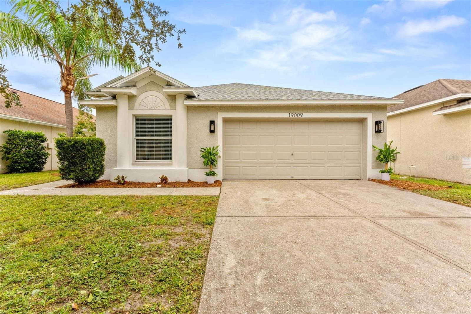 Single Family Residence at 19009 FISHERMANS BEND DR, LUTZ, photo 3 of 56