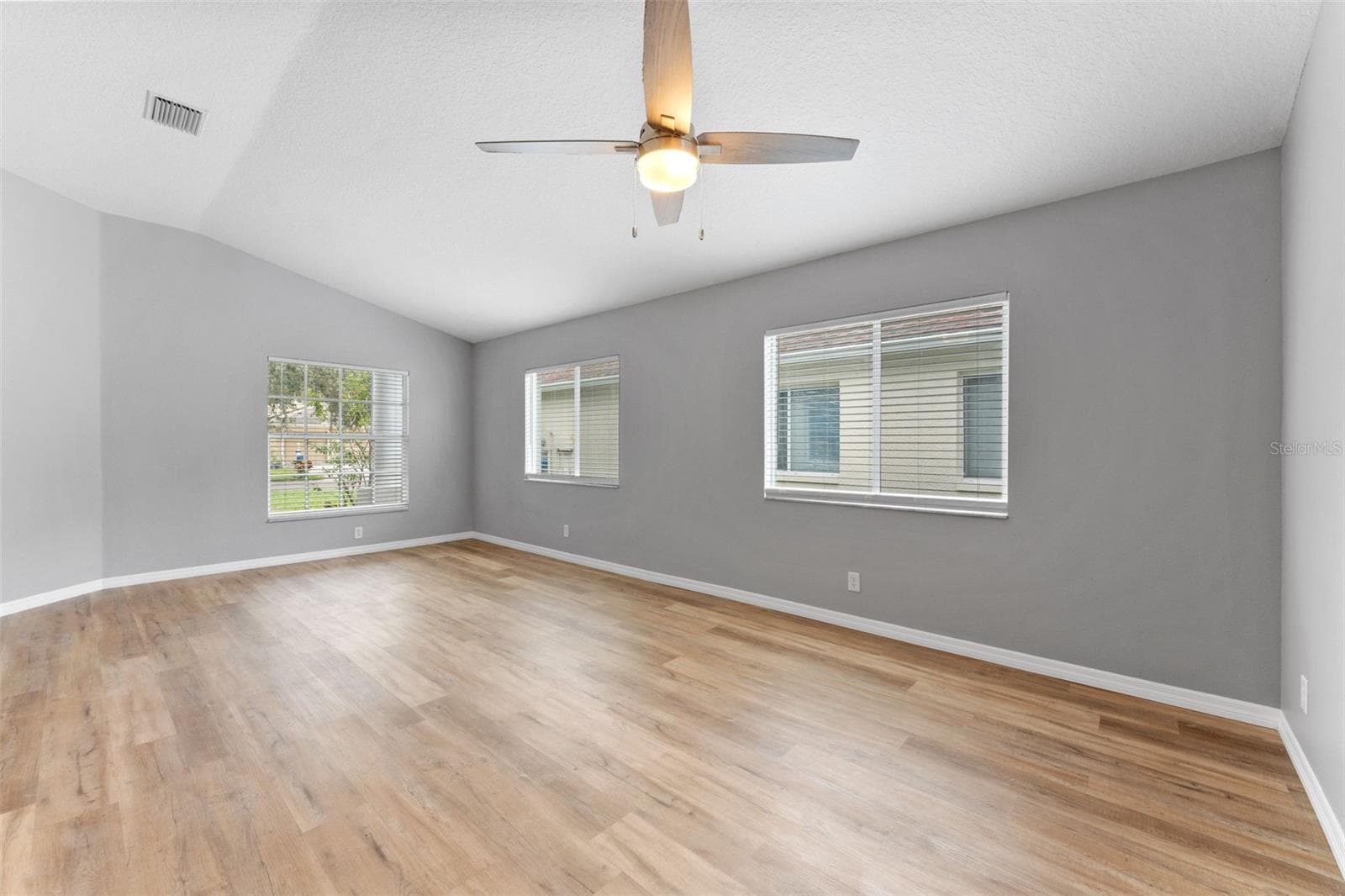Single Family Residence at 19009 FISHERMANS BEND DR, LUTZ, photo 13 of 56