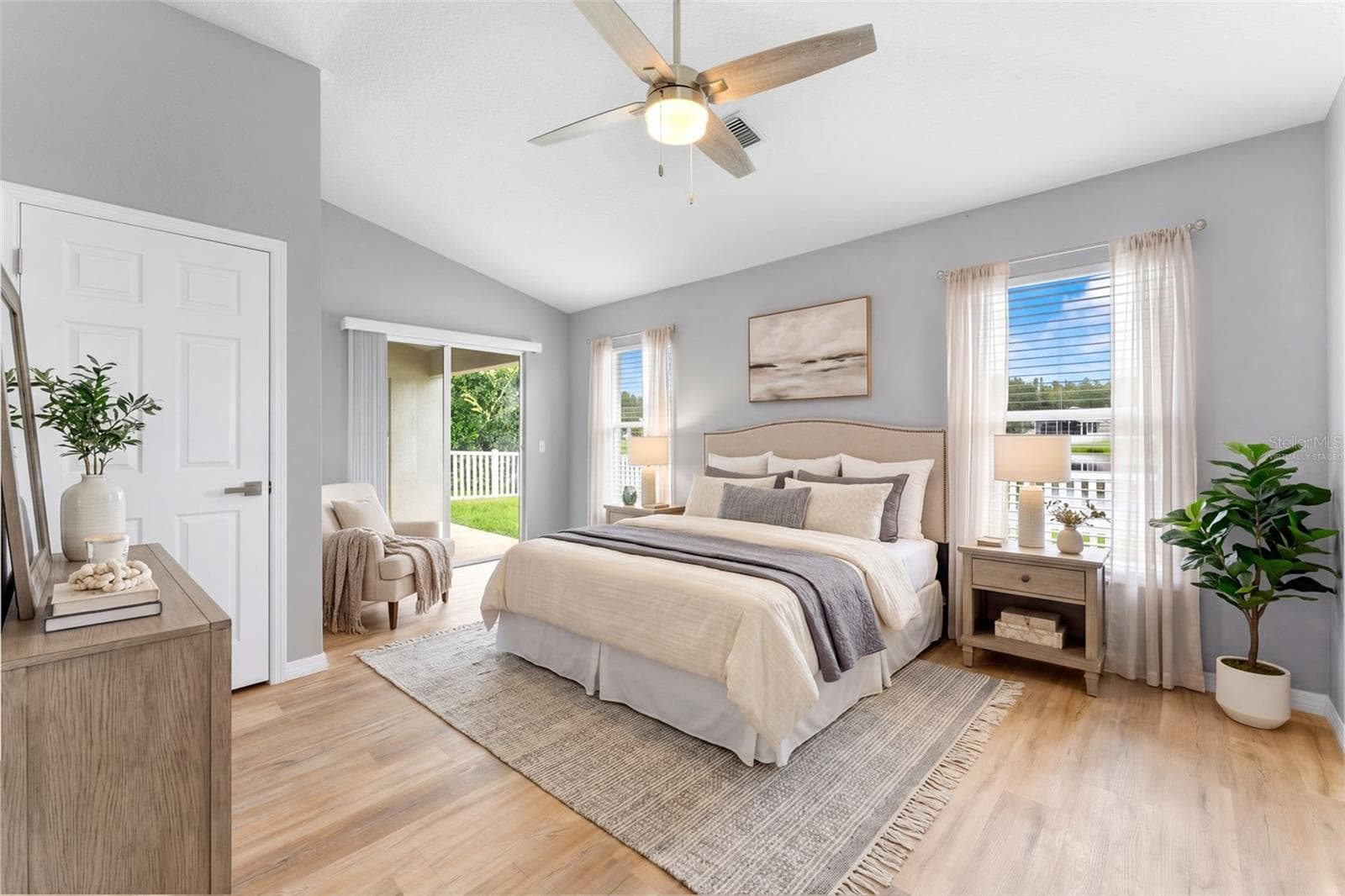 *Virtually Staged* - 19009 FISHERMANS BEND DR, LUTZ