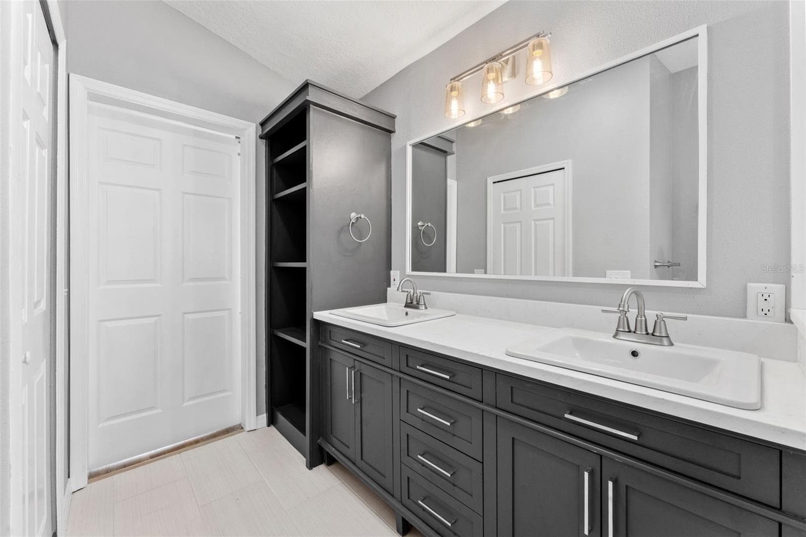 Single Family Residence at 19009 FISHERMANS BEND DR, LUTZ, photo 30 of 56